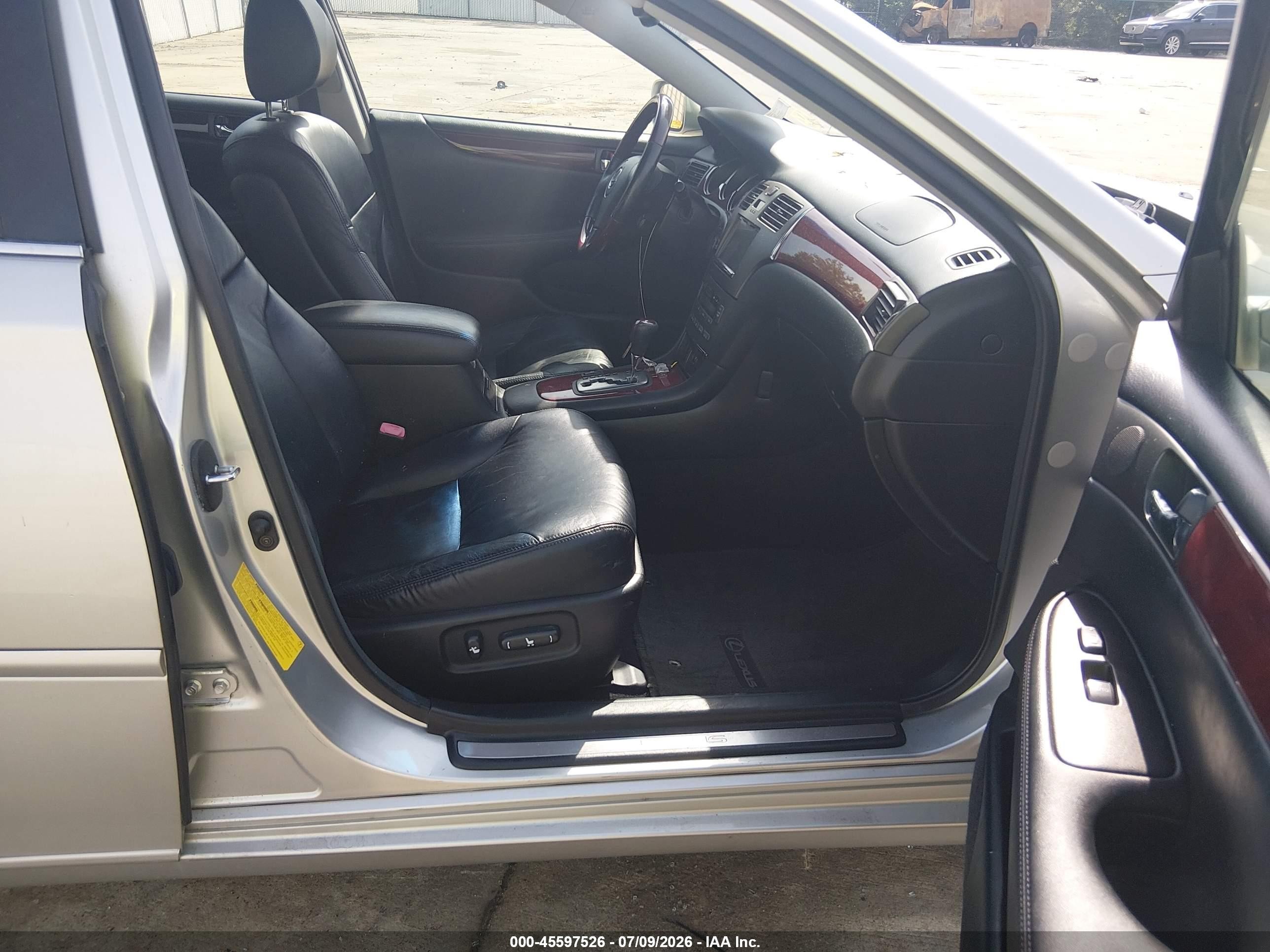 2004 Lexus Es 330   Silver vin: JTHBA30G740021906