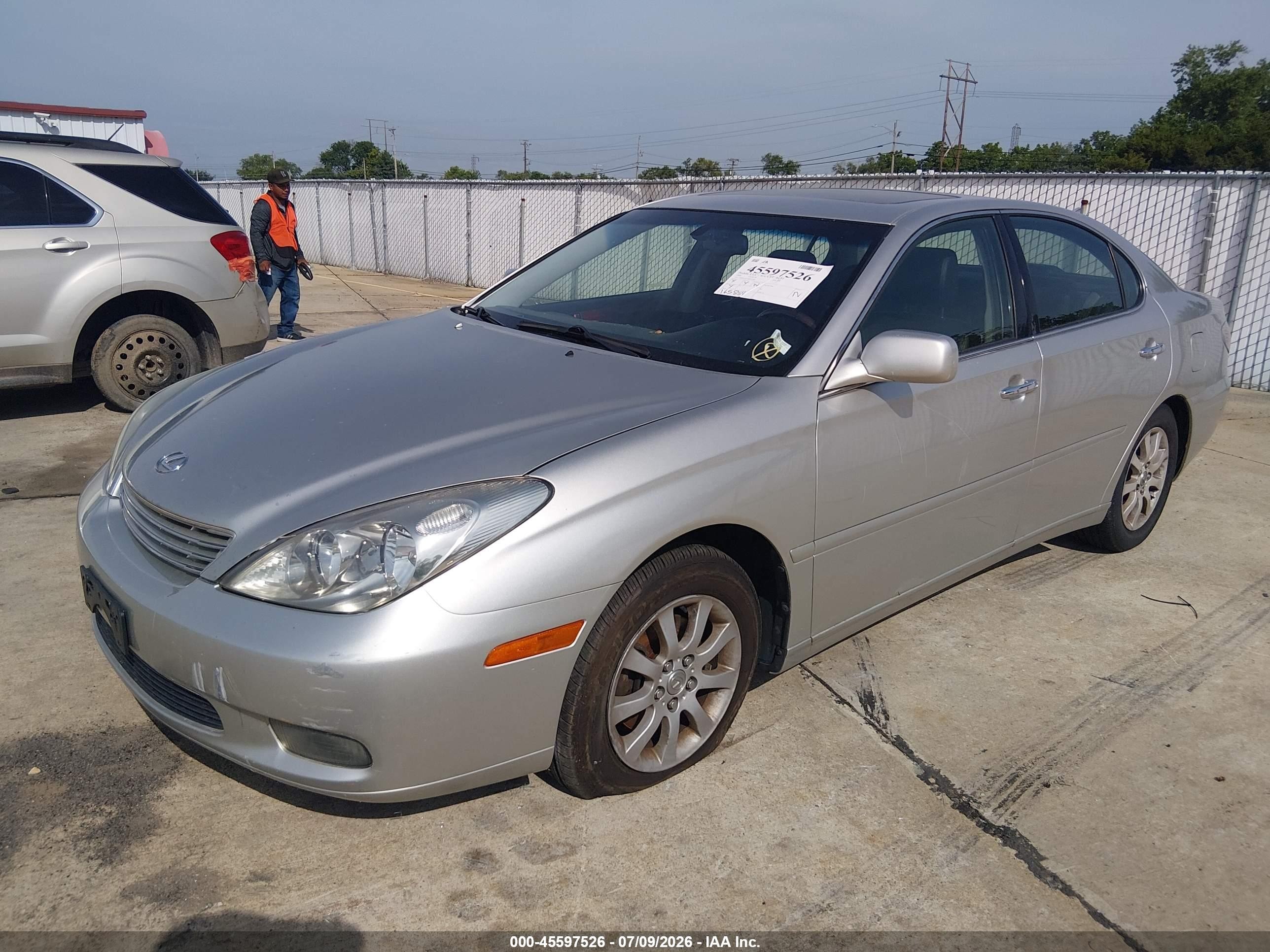 2004 Lexus Es 330   Silver vin: JTHBA30G740021906