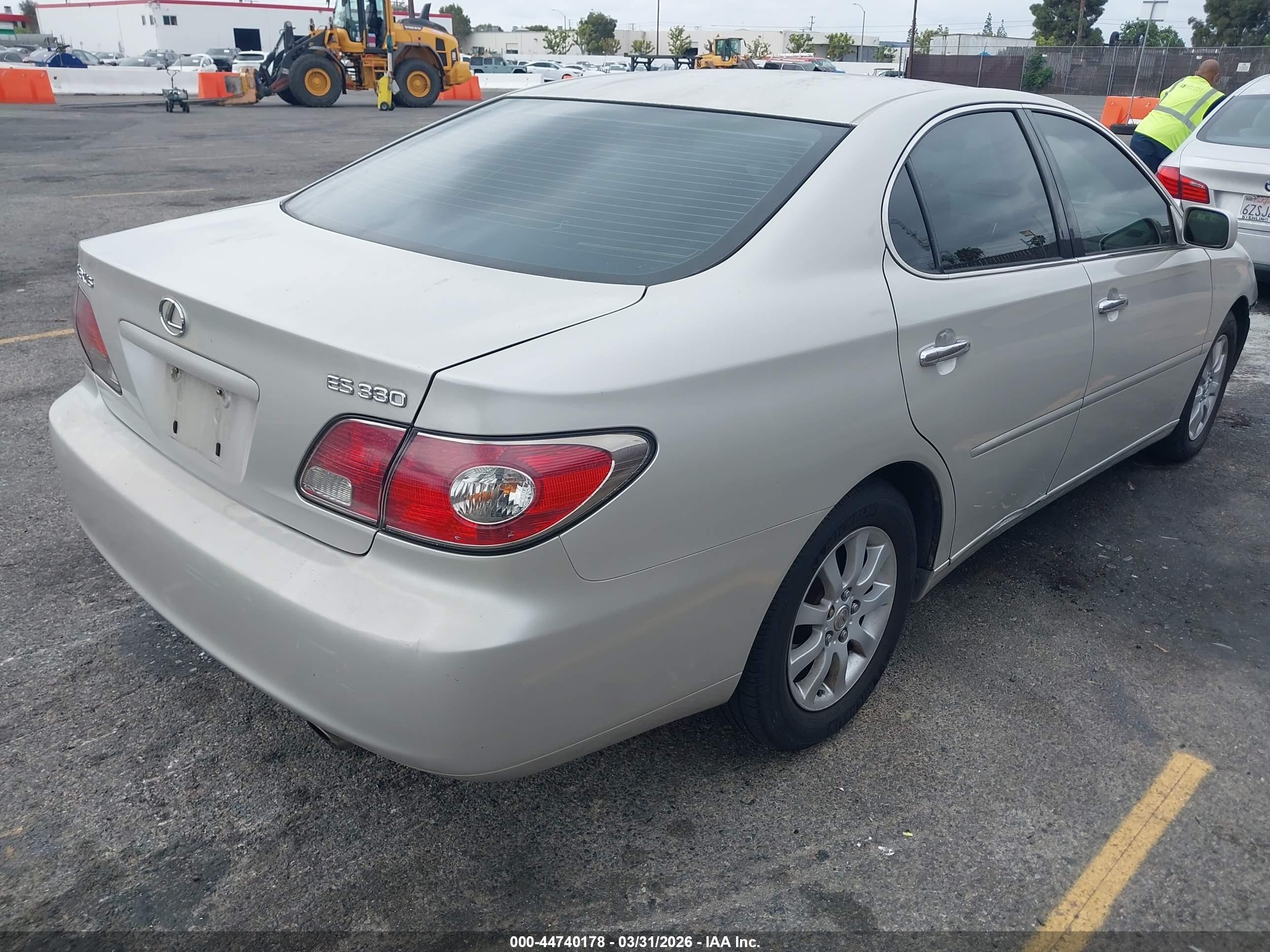 2004 Lexus Es 330   Cream vin: JTHBA30G745003277