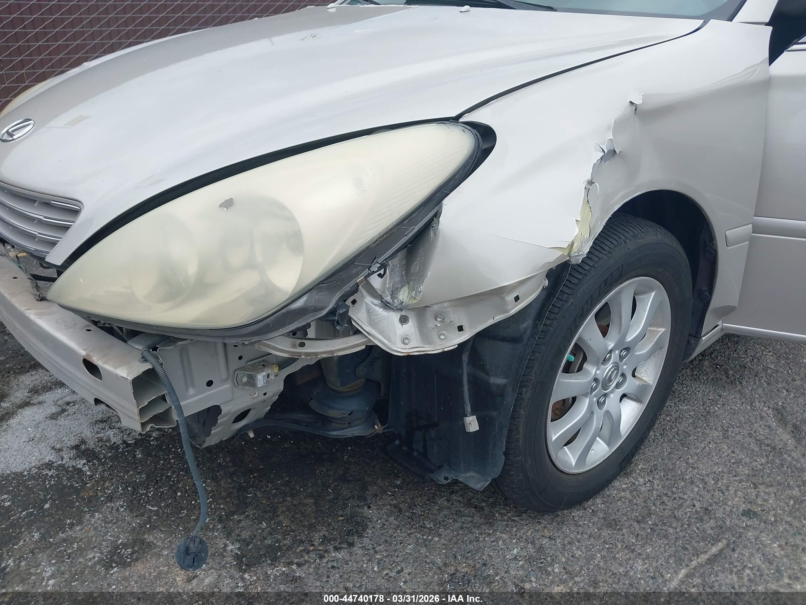 2004 Lexus Es 330   Cream vin: JTHBA30G745003277