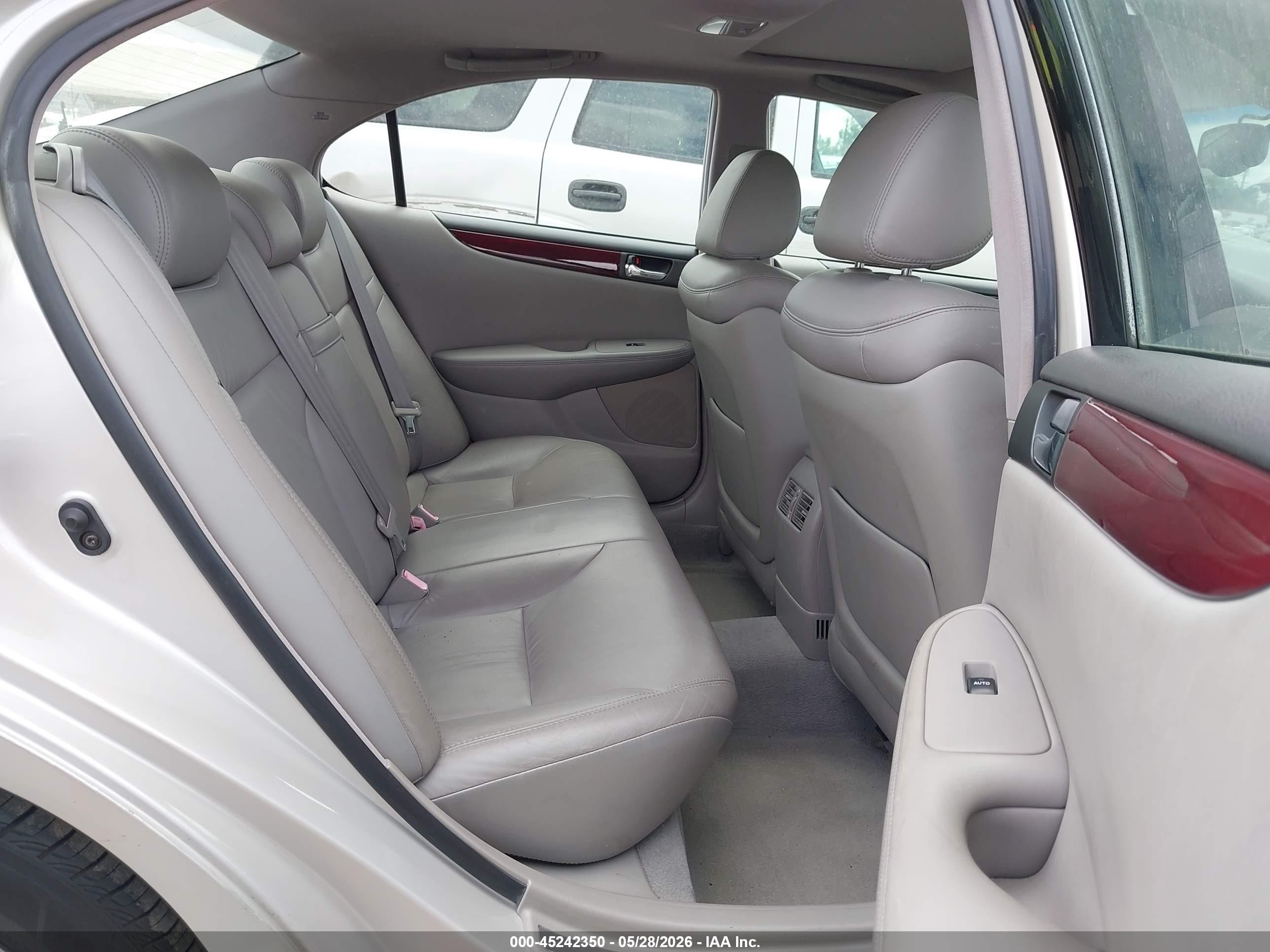 2004 Lexus Es 330   Серебряный vin: JTHBA30G745005692