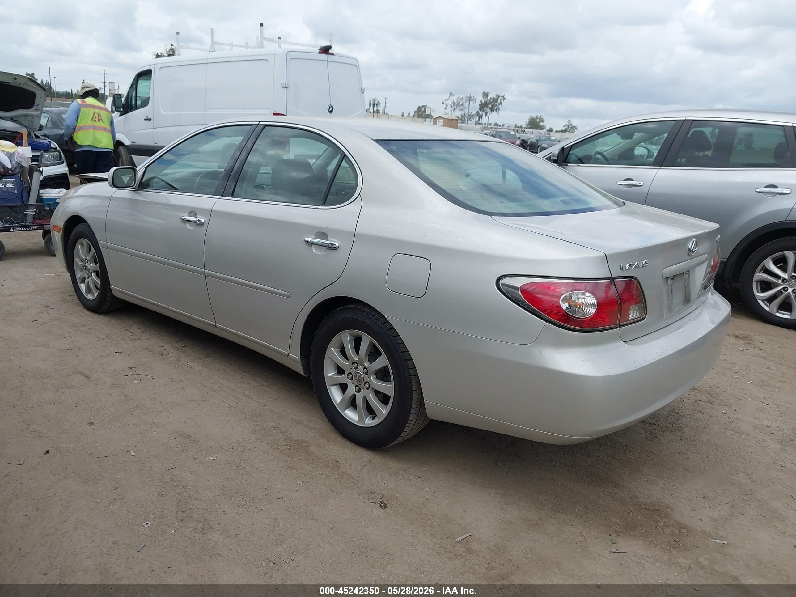 2004 Lexus Es 330   Серебряный vin: JTHBA30G745005692