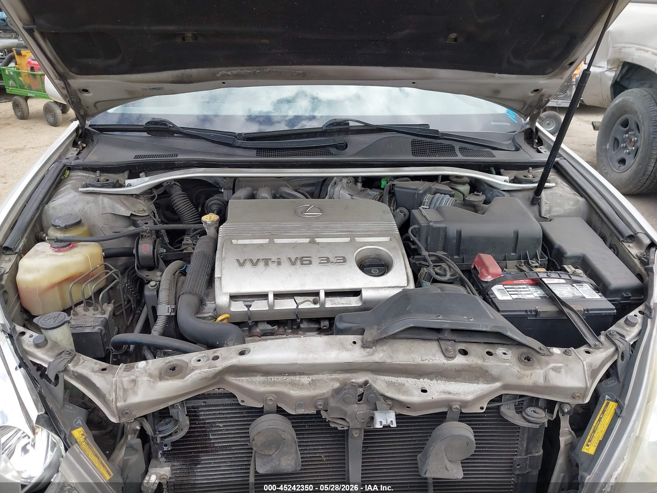 2004 Lexus Es 330   Серебряный vin: JTHBA30G745005692