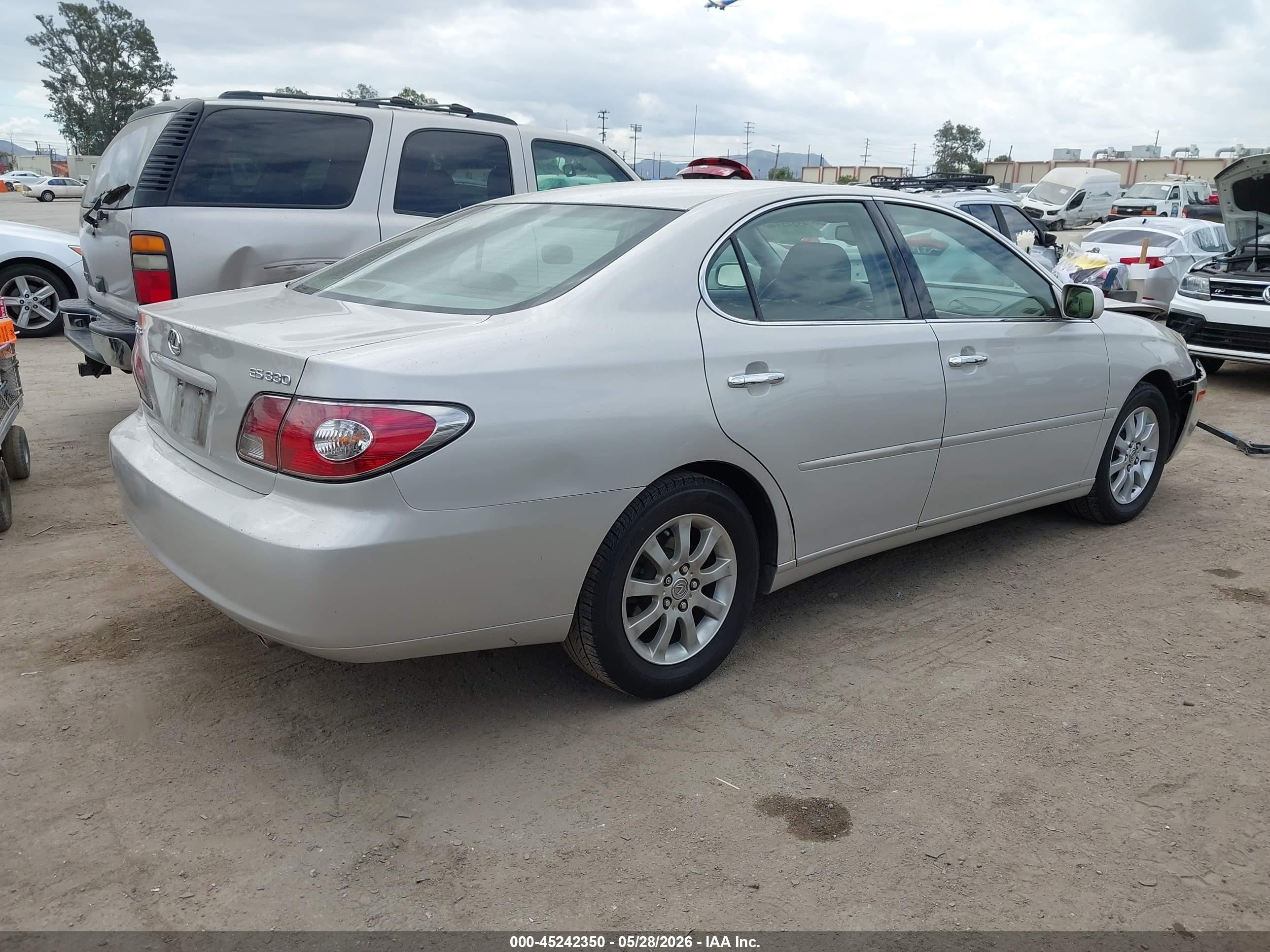 2004 Lexus Es 330   Серебряный vin: JTHBA30G745005692