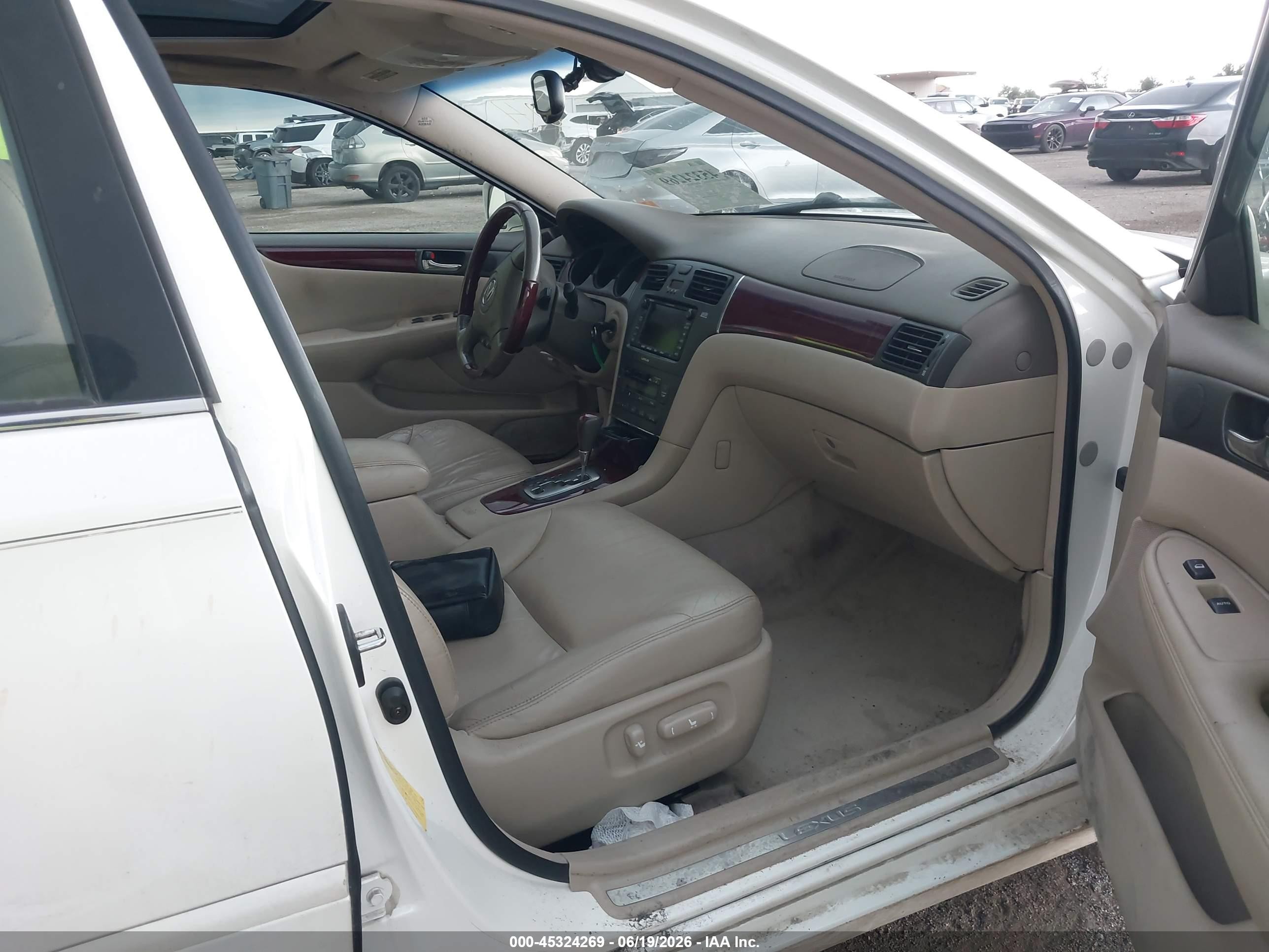 2004 Lexus Es 330   White vin: JTHBA30G745019849