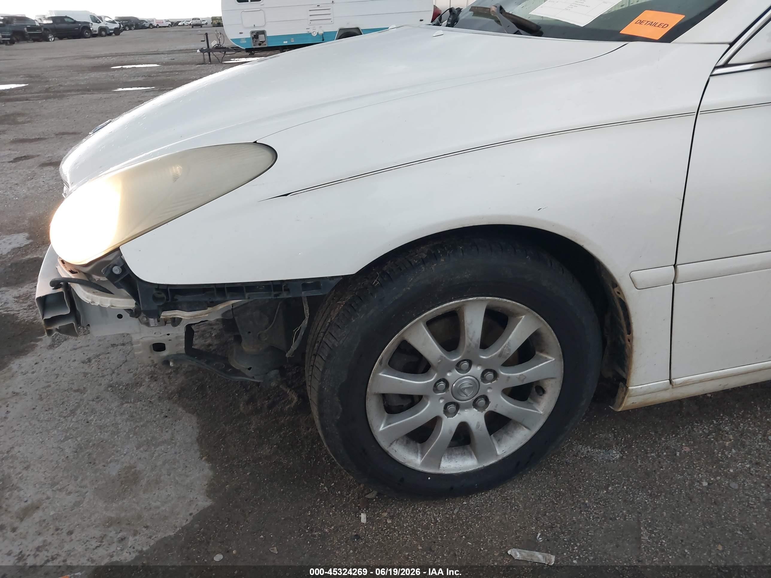 2004 Lexus Es 330   White vin: JTHBA30G745019849