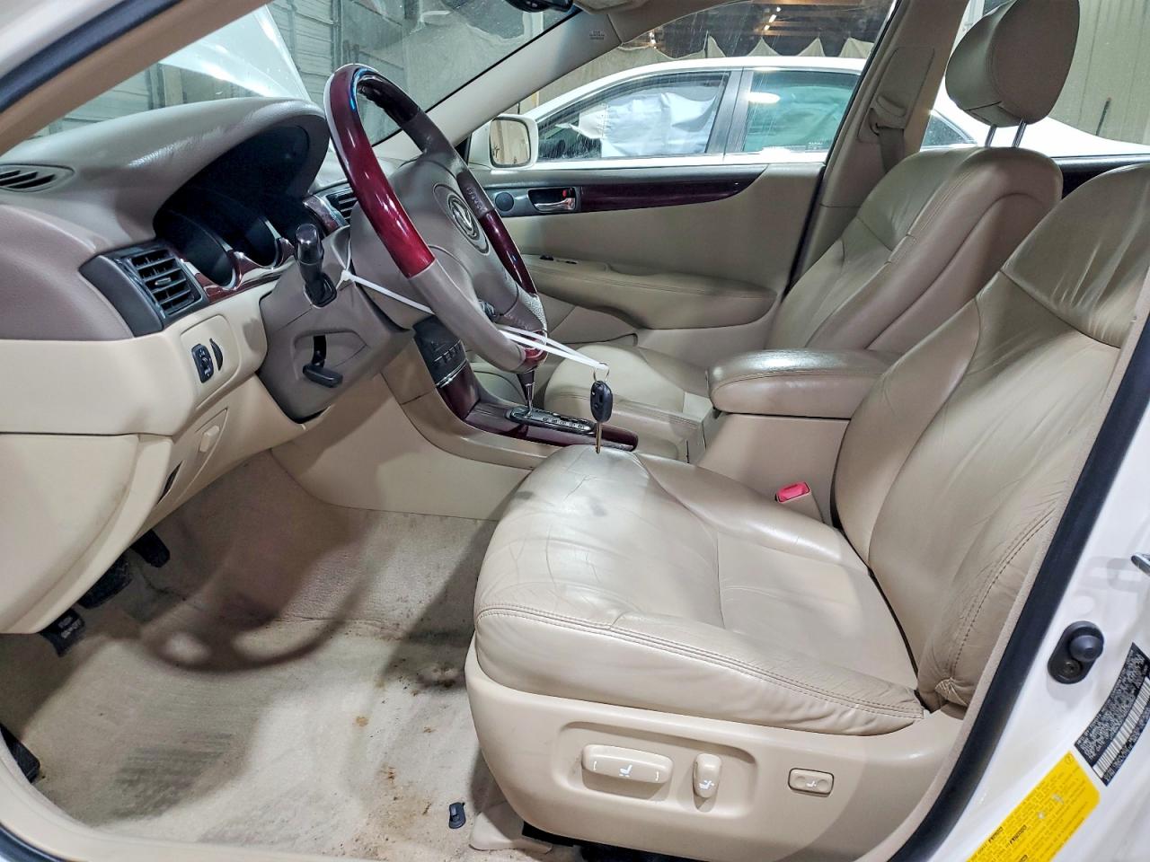 2004 Lexus Es 330 White vin: JTHBA30G745032262