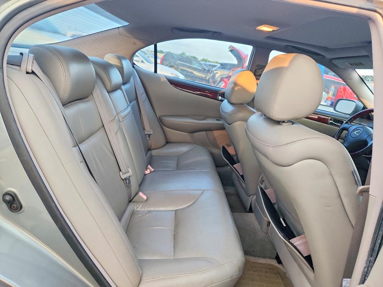 2004 Lexus Es 330 Silver vin: JTHBA30G745040166