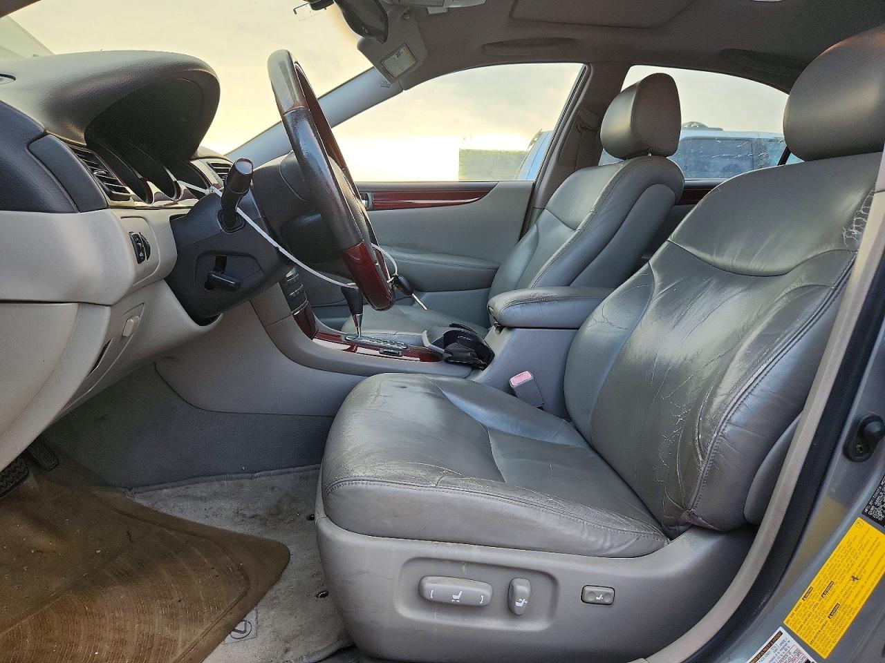 2004 Lexus Es 330 Silver vin: JTHBA30G745040166
