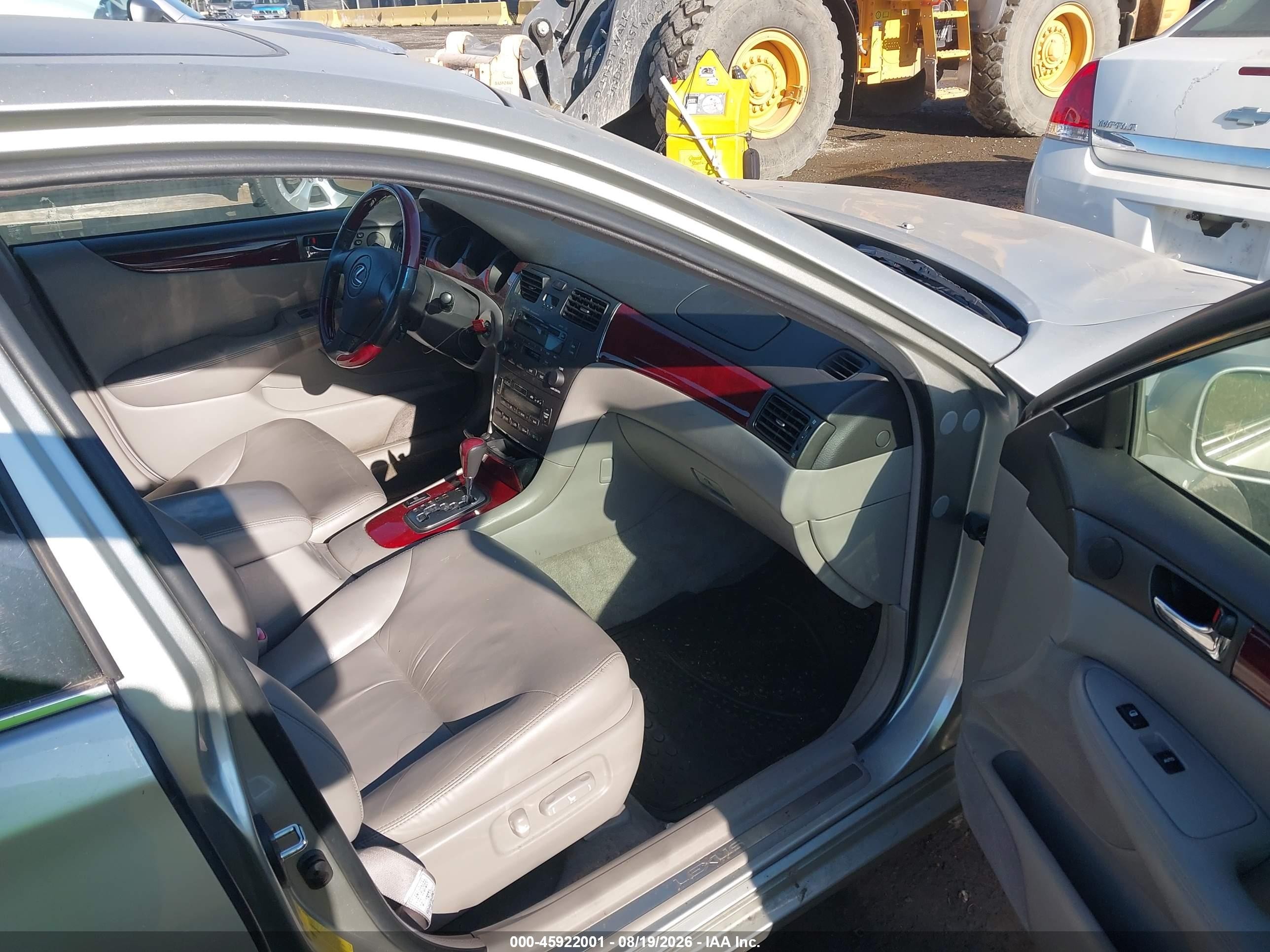2004 Lexus Es 330   Серебряный vin: JTHBA30G745051877