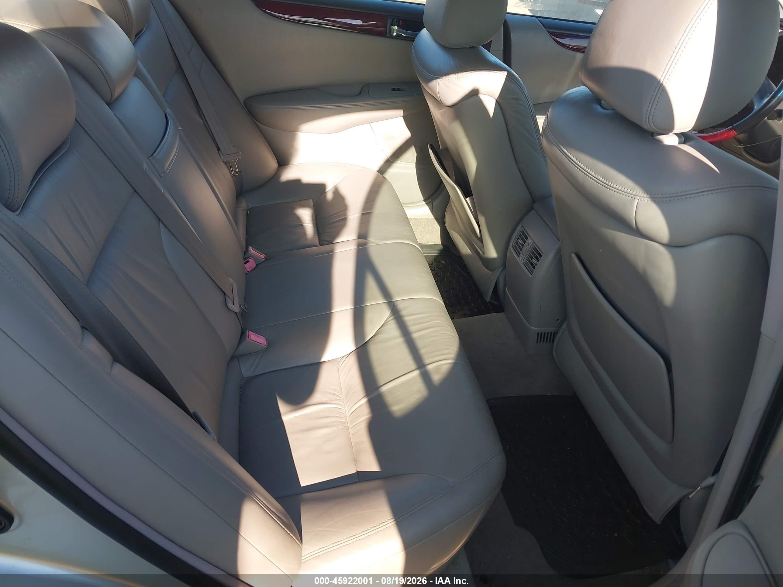 2004 Lexus Es 330   Серебряный vin: JTHBA30G745051877