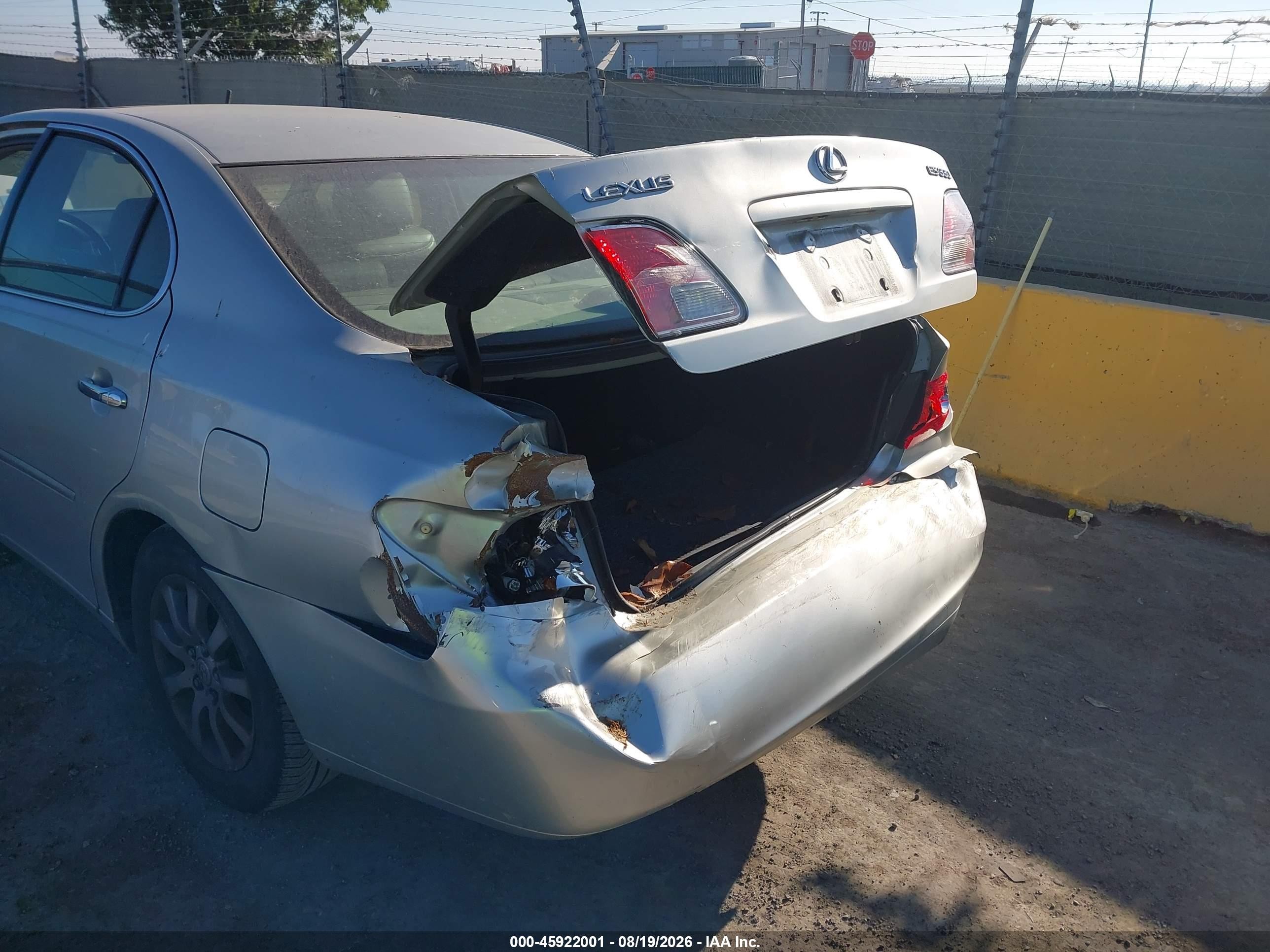 2004 Lexus Es 330   Серебряный vin: JTHBA30G745051877