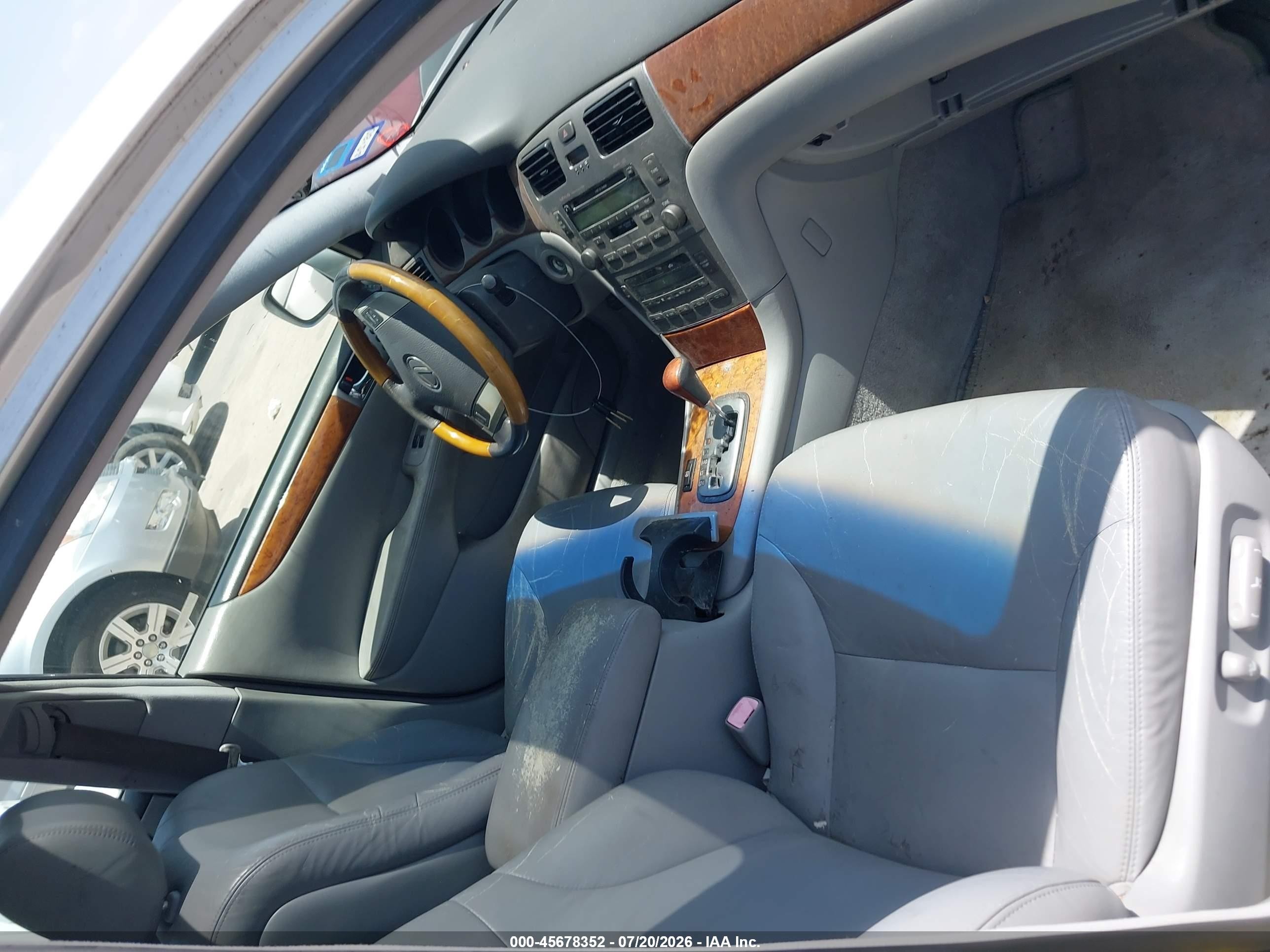 2005 Lexus Es 330   Silver vin: JTHBA30G755065571