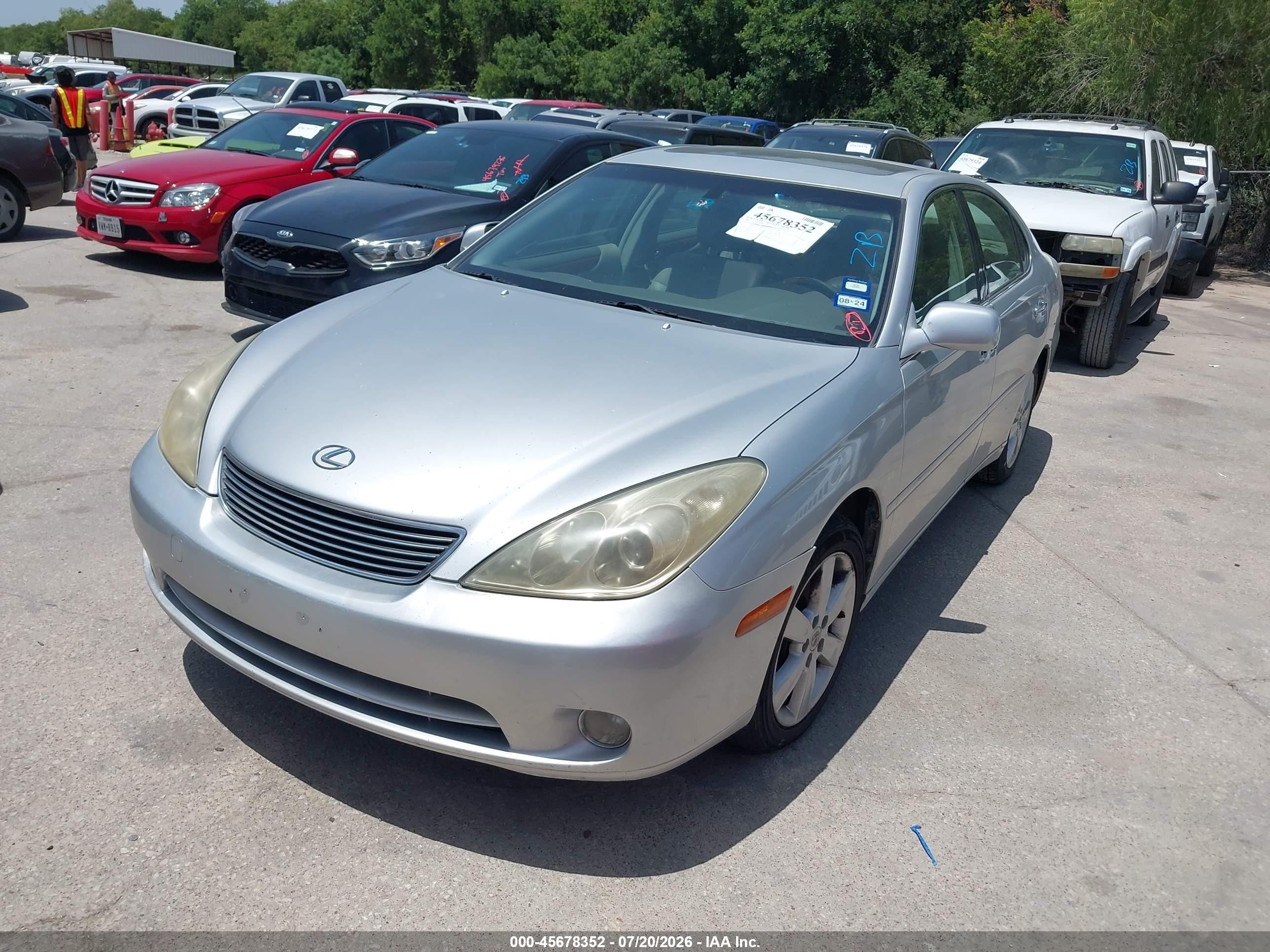 2005 Lexus Es 330   Silver vin: JTHBA30G755065571