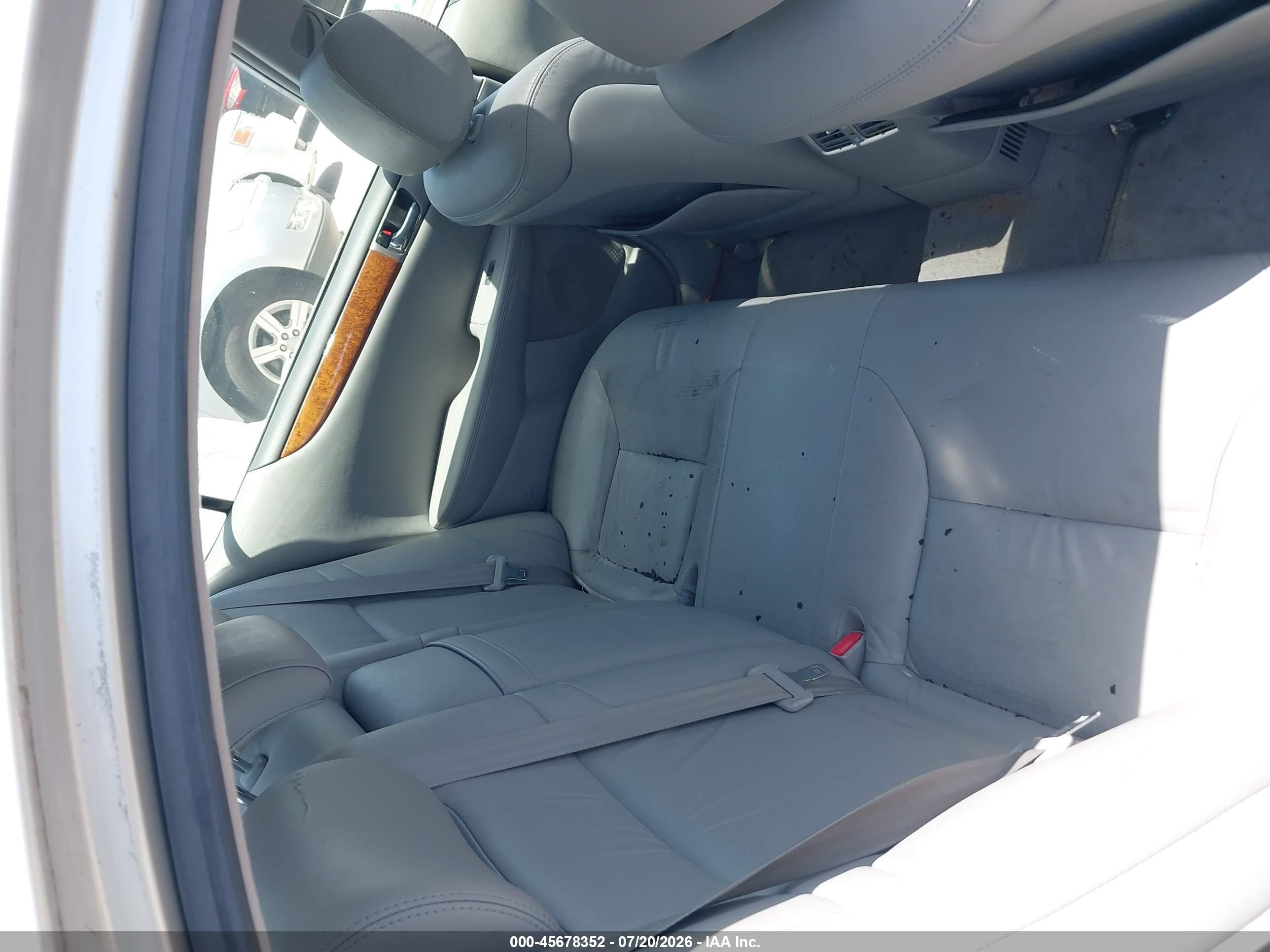 2005 Lexus Es 330   Silver vin: JTHBA30G755065571
