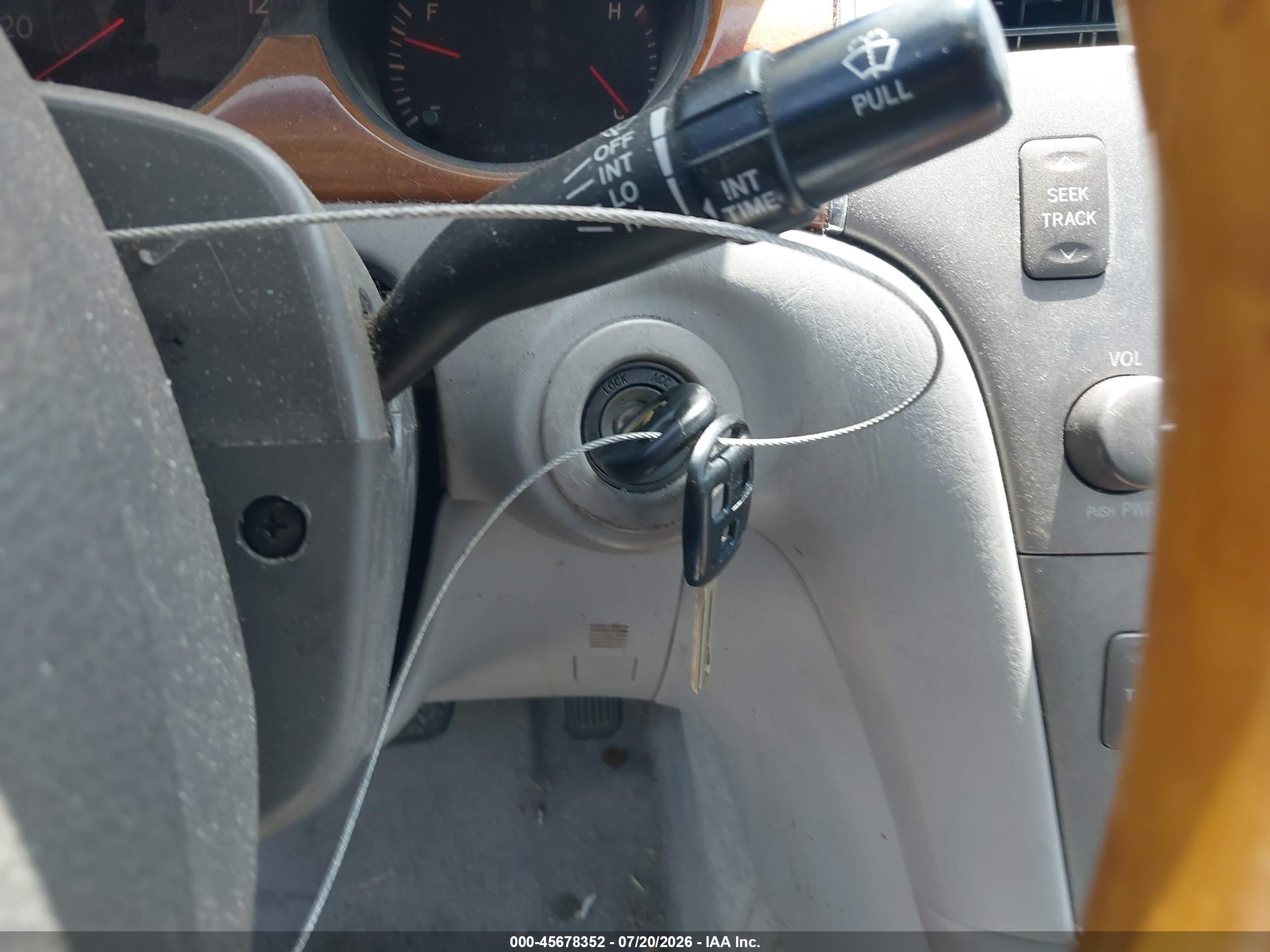 2005 Lexus Es 330   Silver vin: JTHBA30G755065571