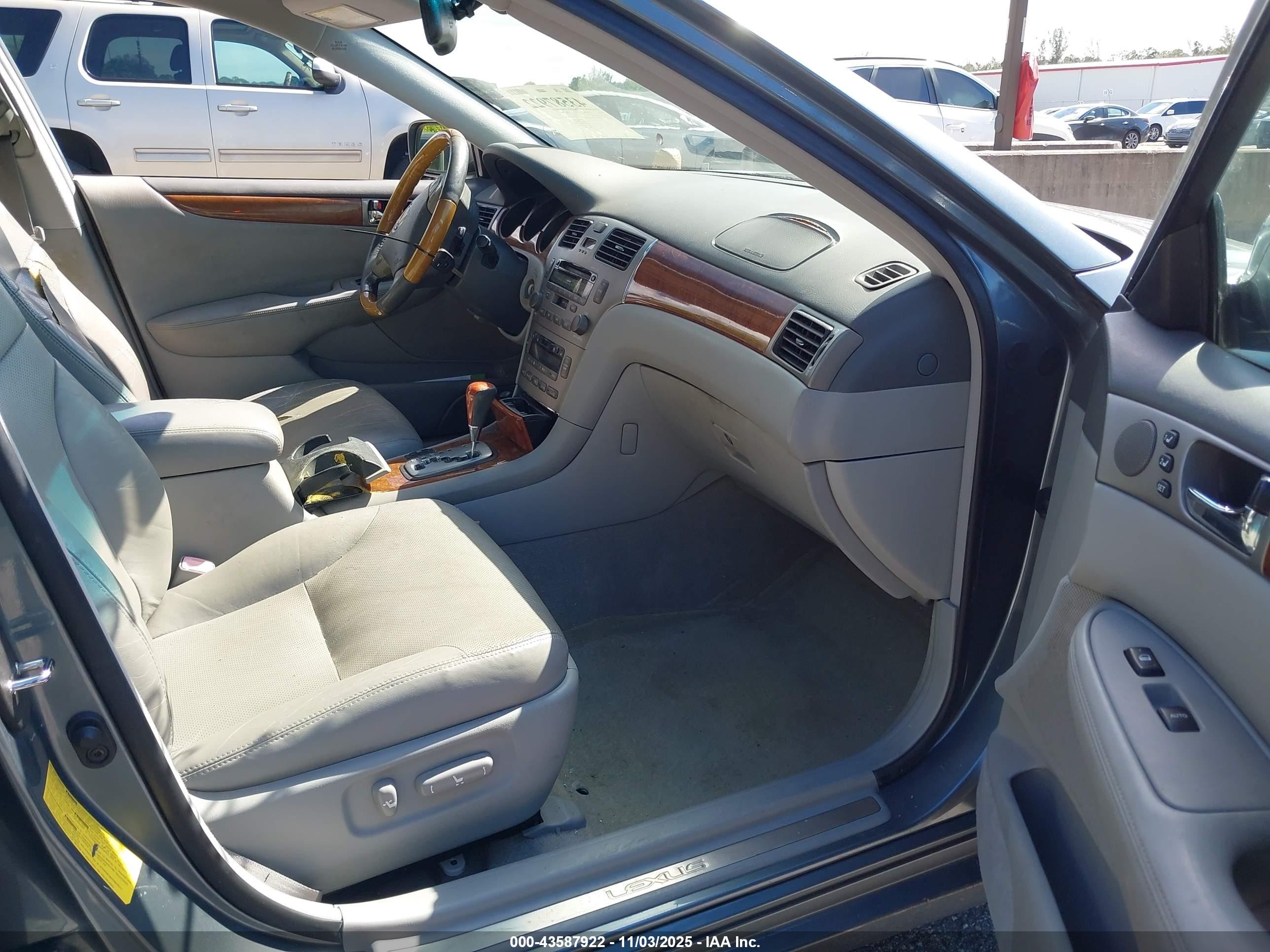 2005 Lexus Es 330 Silver vin: JTHBA30G755069555