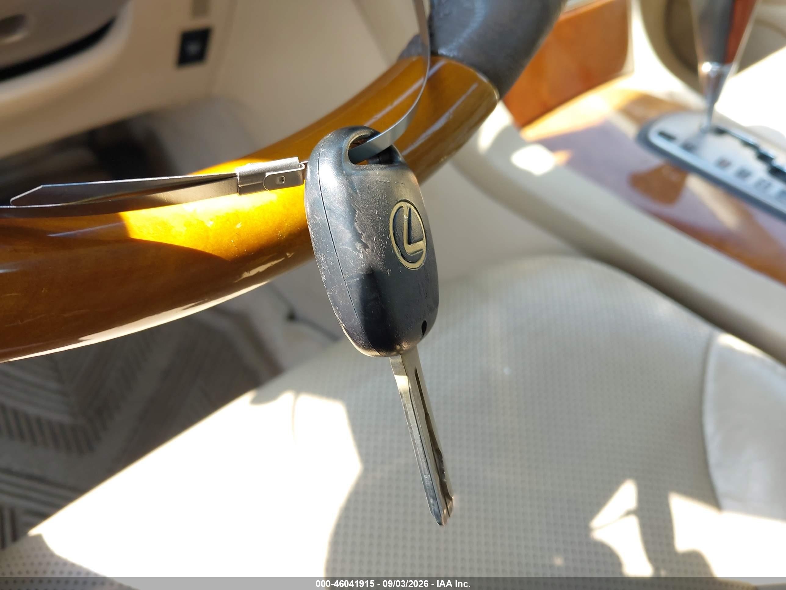 2005 Lexus Es 330   Blue vin: JTHBA30G755095900