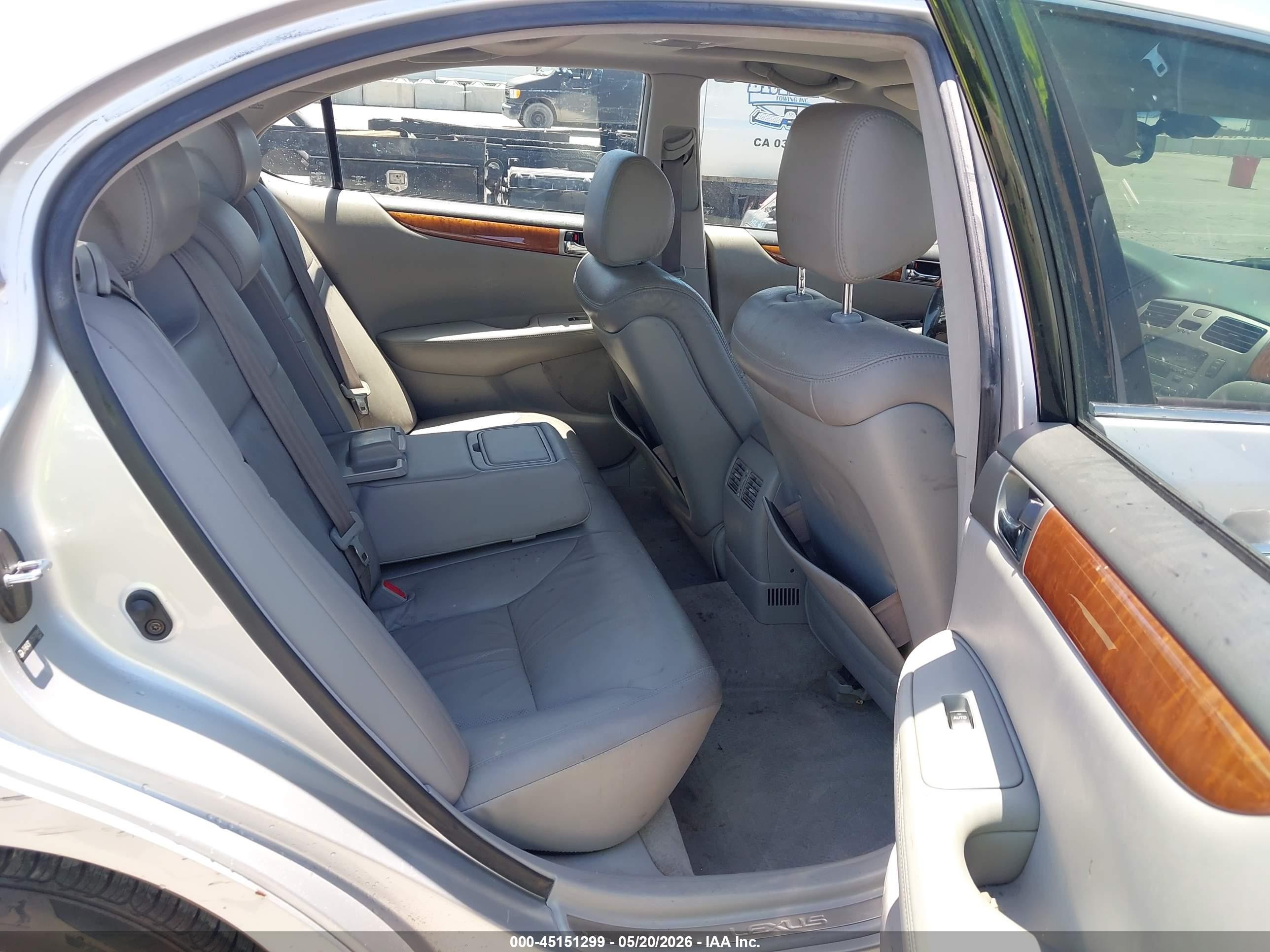 2005 Lexus Es 330   Silver vin: JTHBA30G755100965