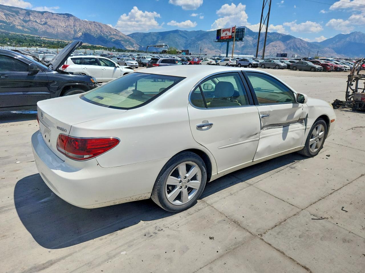 2005 Lexus Es 330 White vin: JTHBA30G755119645
