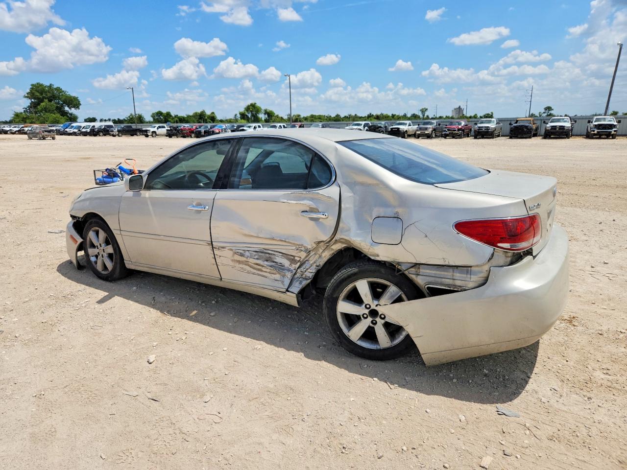 2005 Lexus Es 330 Gold vin: JTHBA30G755122335