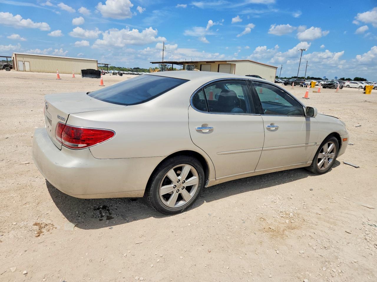2005 Lexus Es 330 Gold vin: JTHBA30G755122335