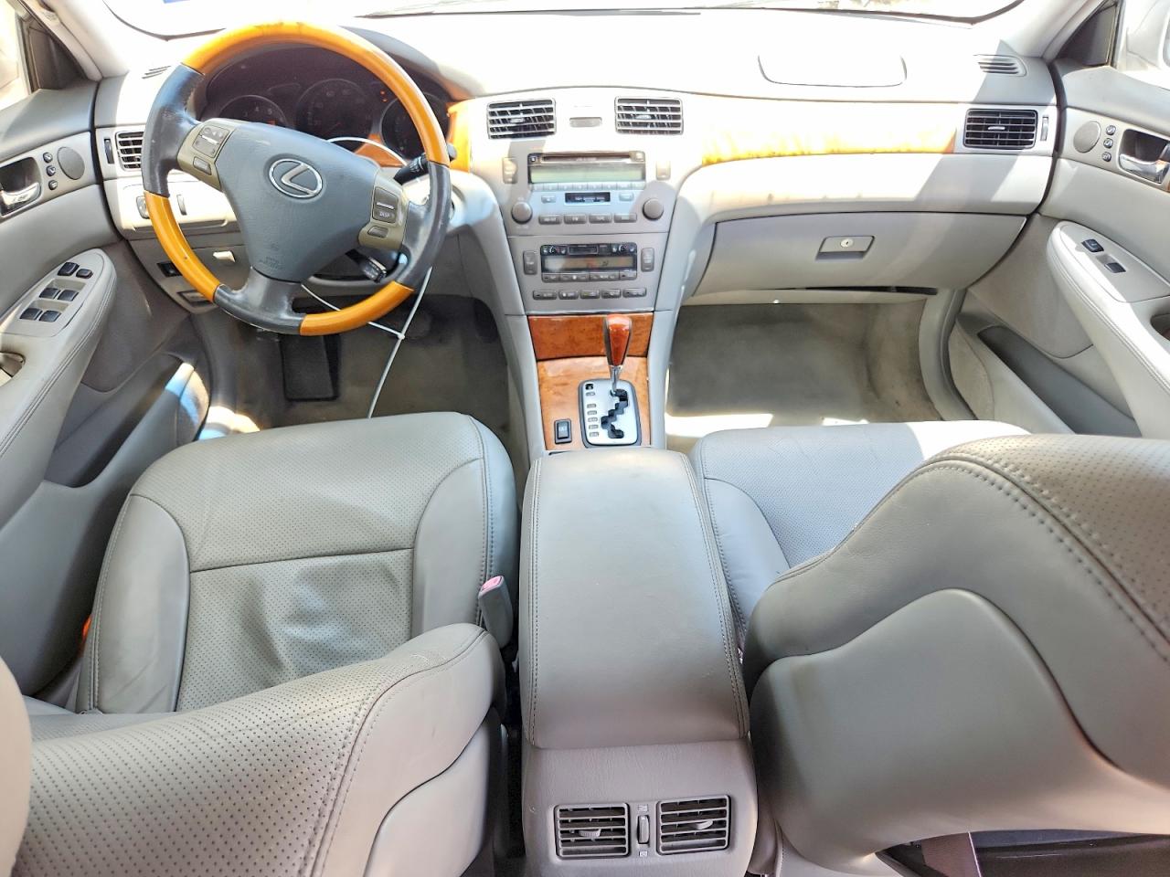 2005 Lexus Es 330 Gold vin: JTHBA30G755122335