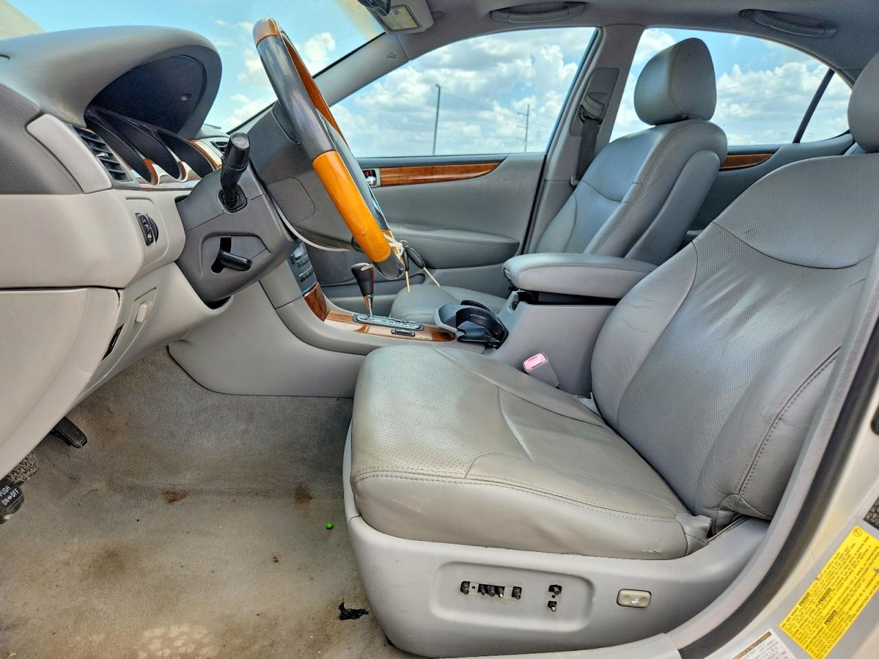 2005 Lexus Es 330 Gold vin: JTHBA30G755122335