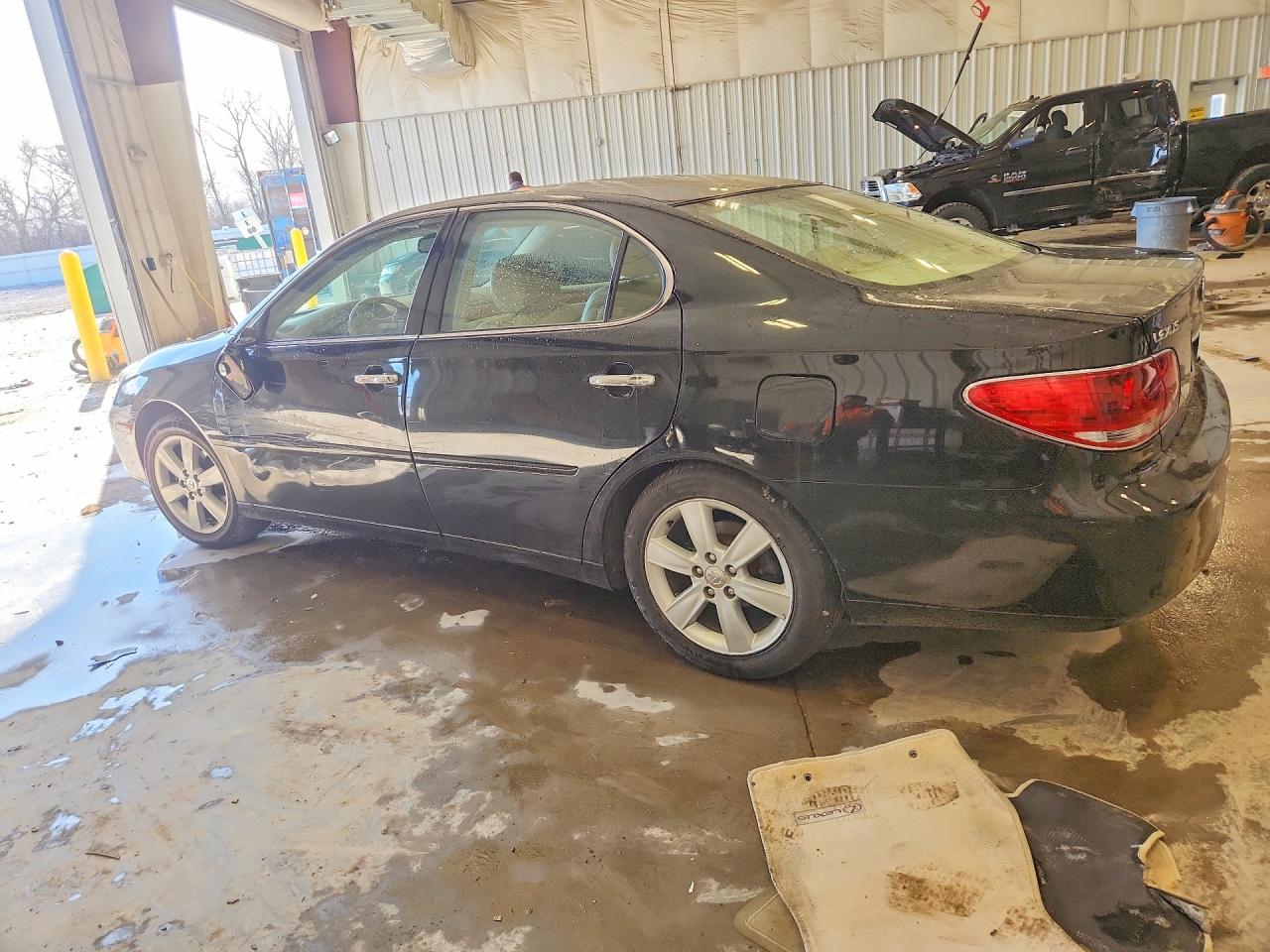 2005 Lexus Es 330 Base Черный vin: JTHBA30G755132671