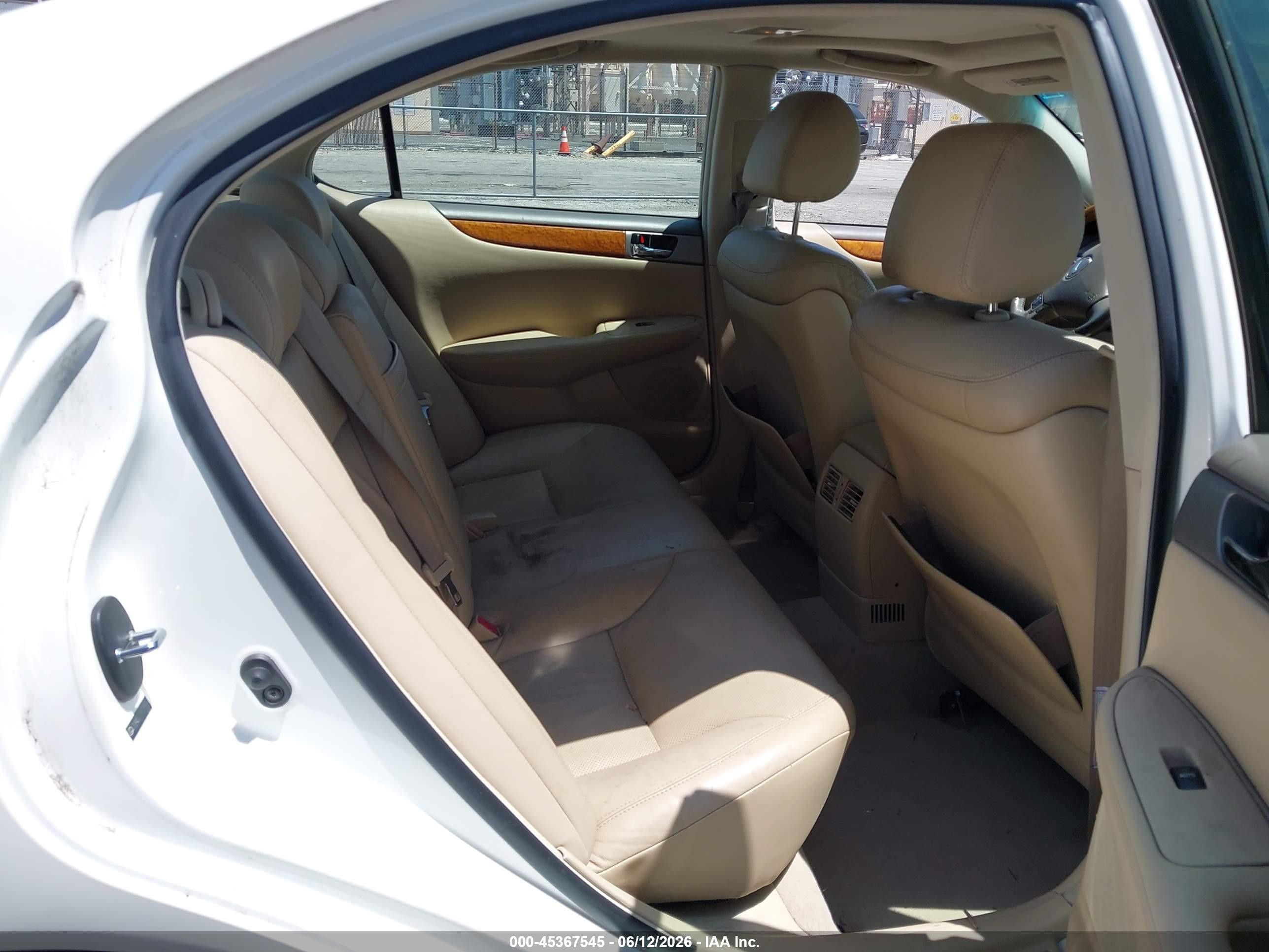 2005 Lexus Es 330   White vin: JTHBA30G755135568