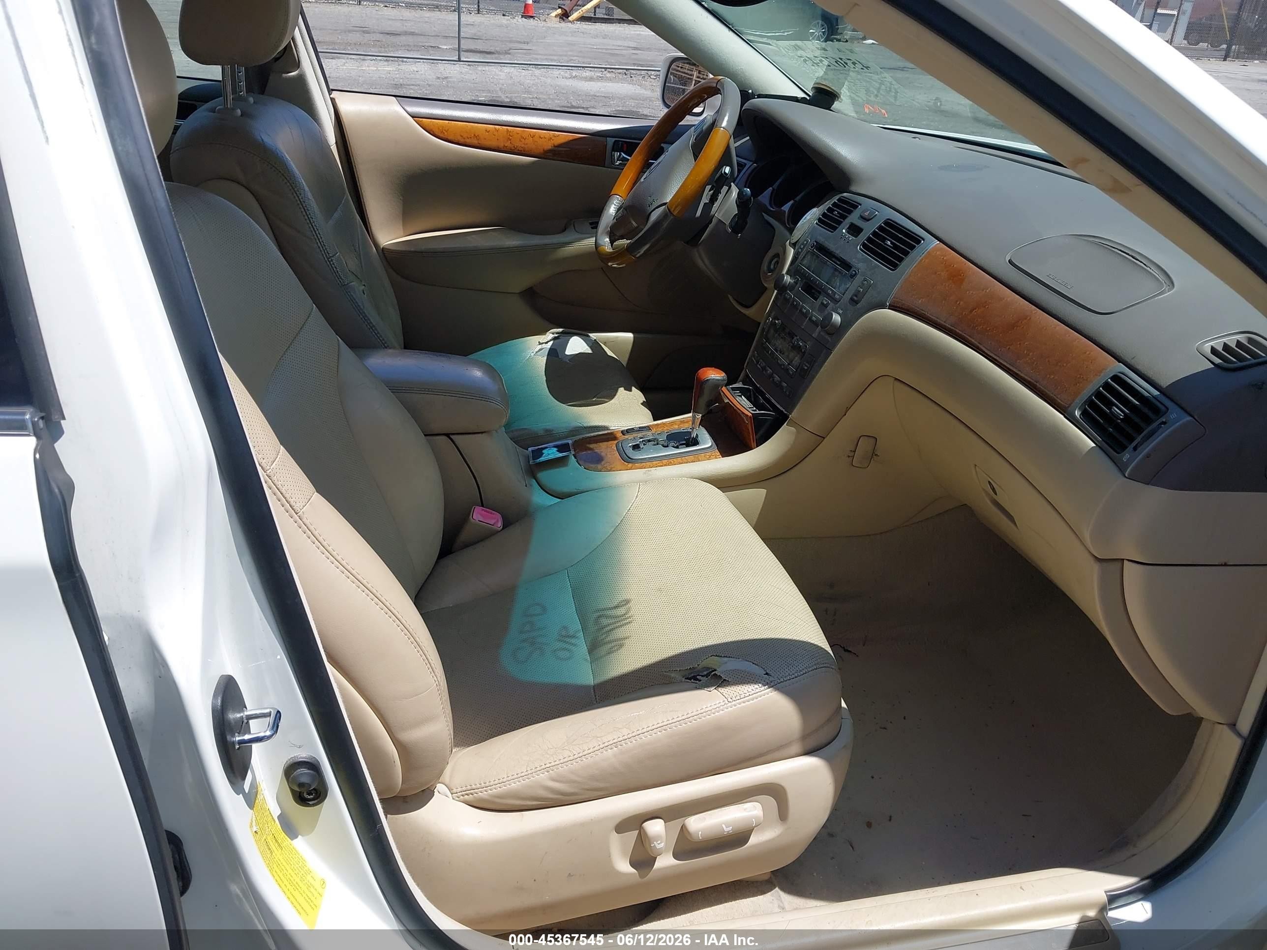 2005 Lexus Es 330   White vin: JTHBA30G755135568