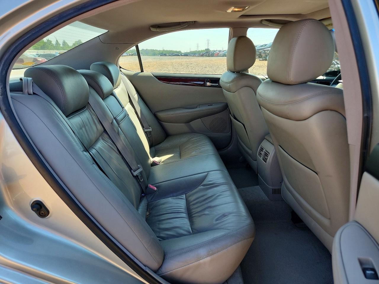2004 Lexus Es 330 Silver vin: JTHBA30G845018175