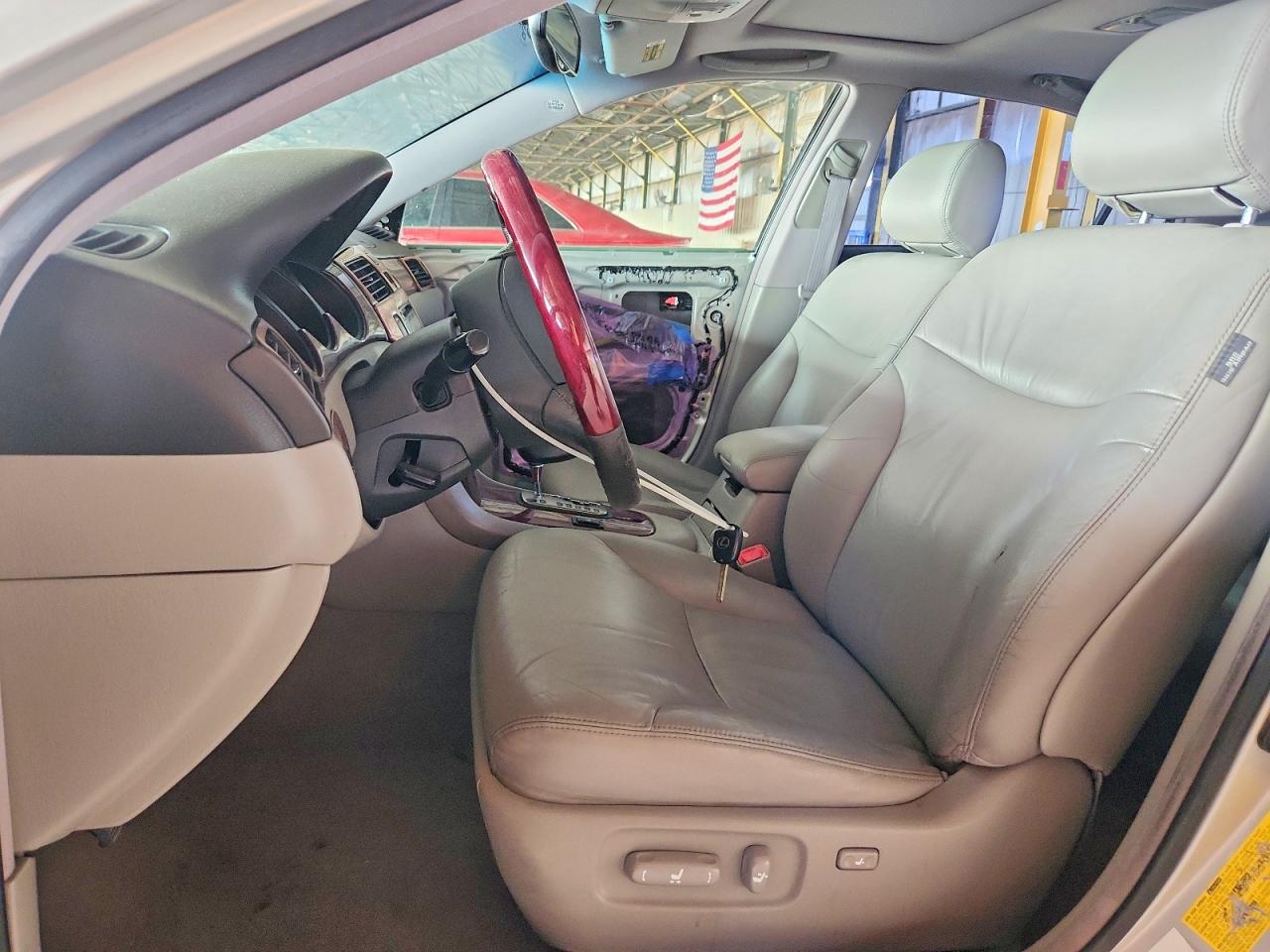 2004 Lexus Es 330 Silver vin: JTHBA30G845024123