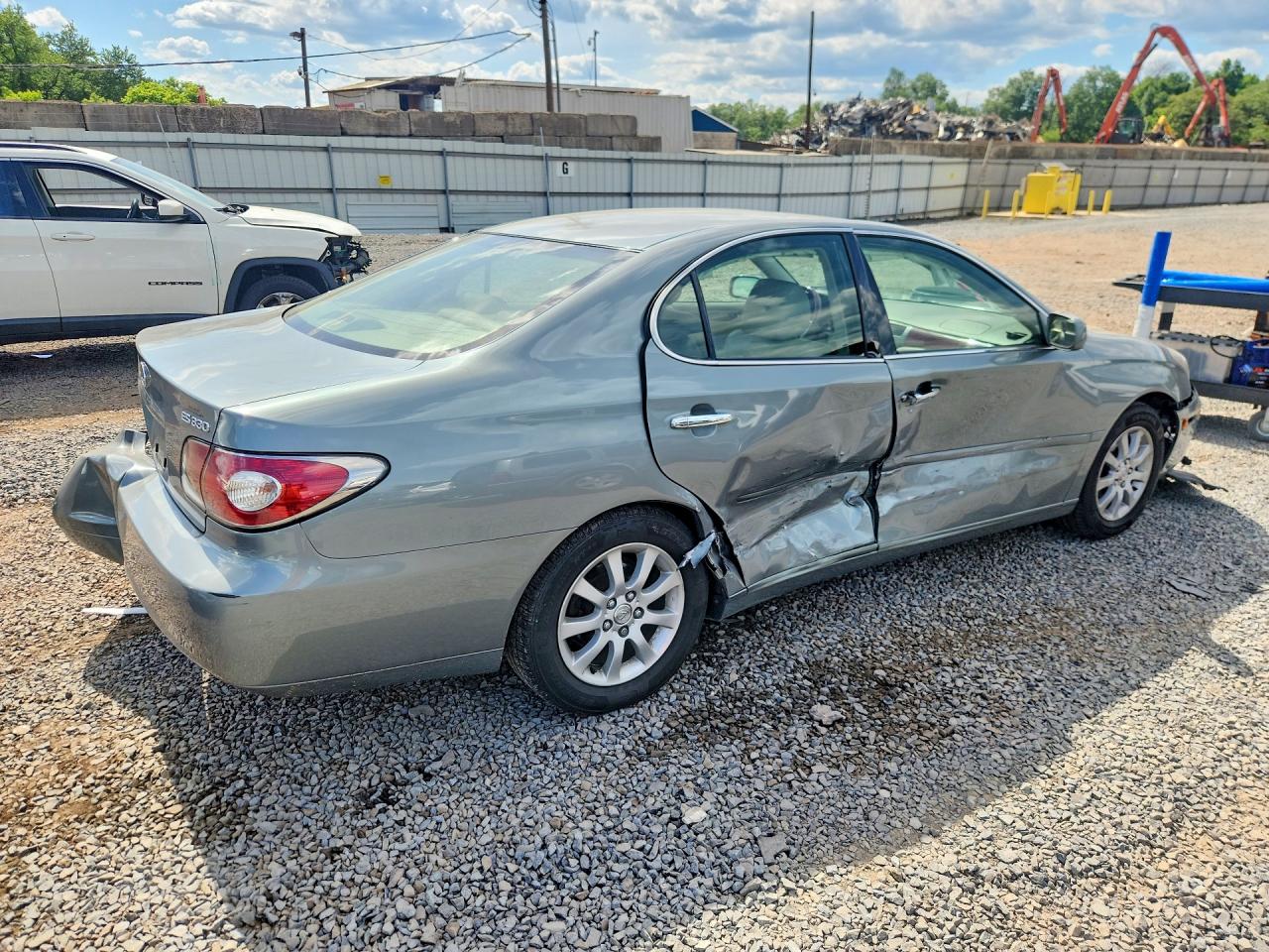 2004 Lexus Es 330 Gray vin: JTHBA30G845045537