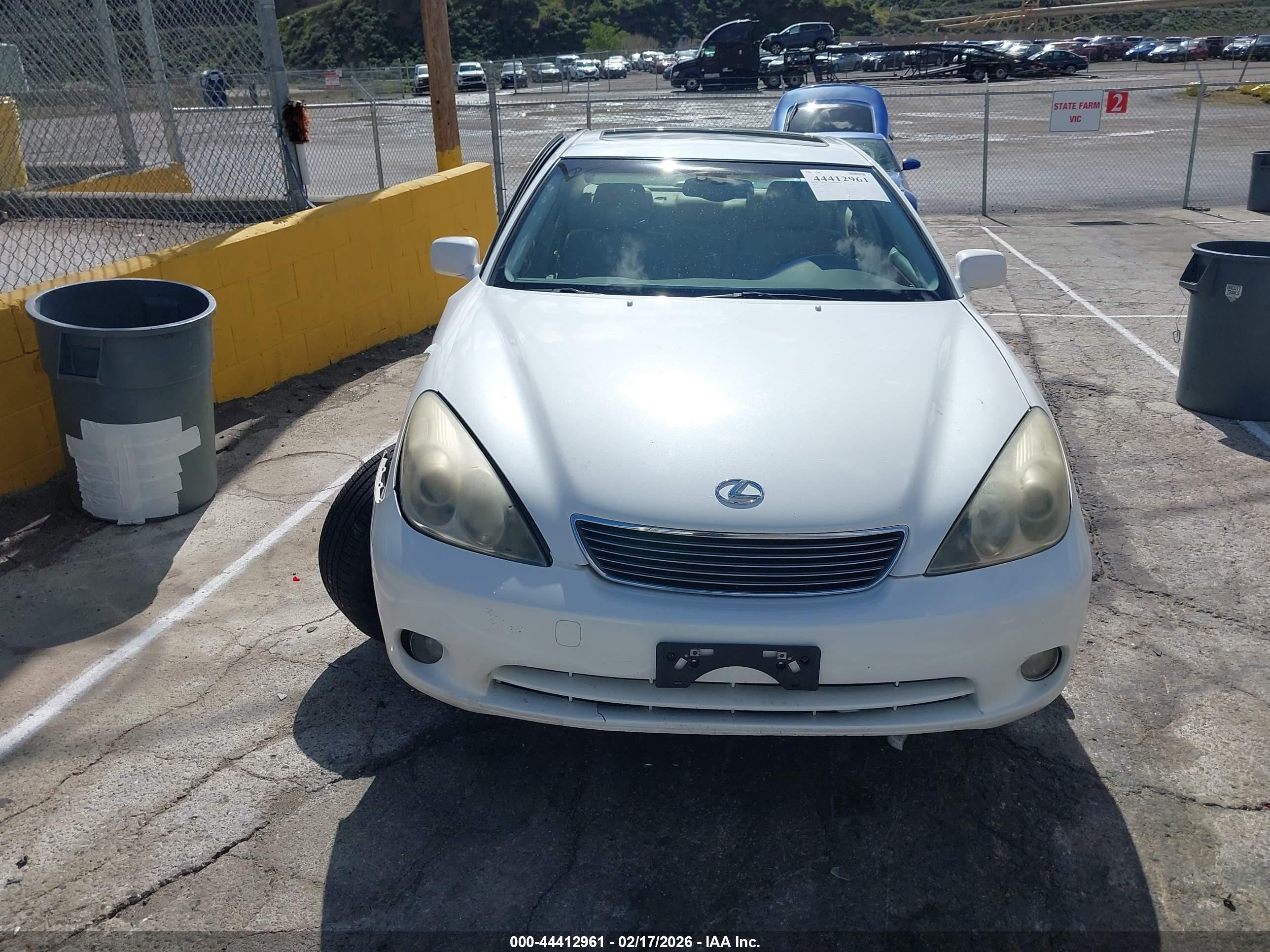 2005 Lexus Es 330   White vin: JTHBA30G855067488
