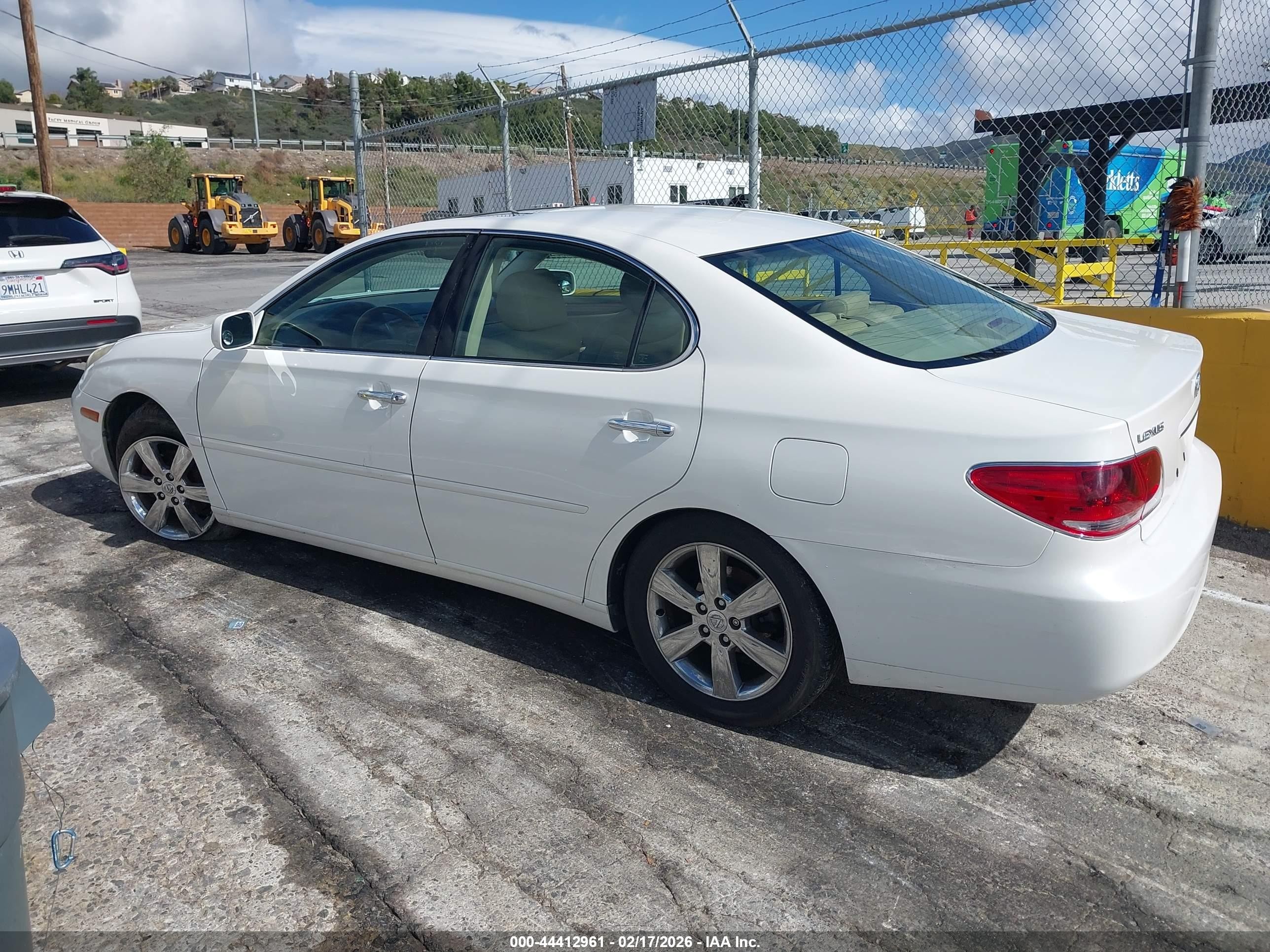 2005 Lexus Es 330   White vin: JTHBA30G855067488