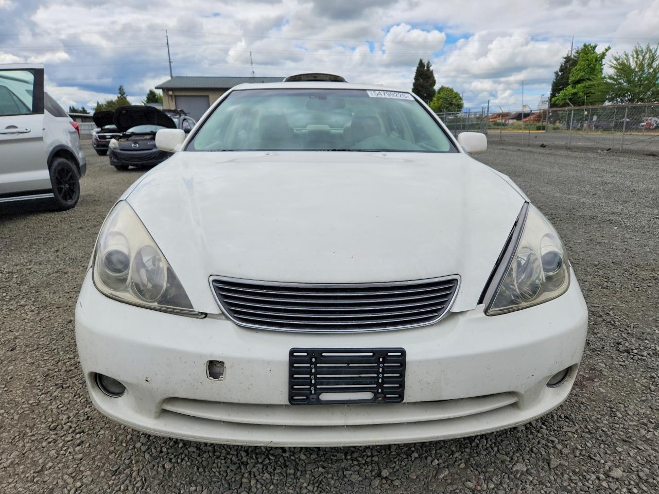 2005 Lexus Es 330 Base White vin: JTHBA30G855067622
