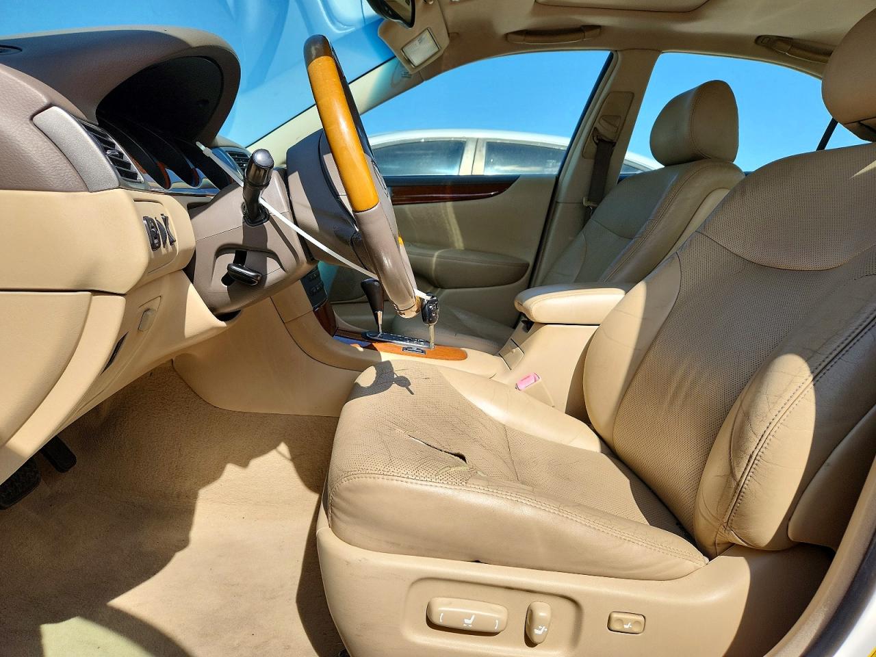 2005 Lexus Es 330 Base White vin: JTHBA30G855067622