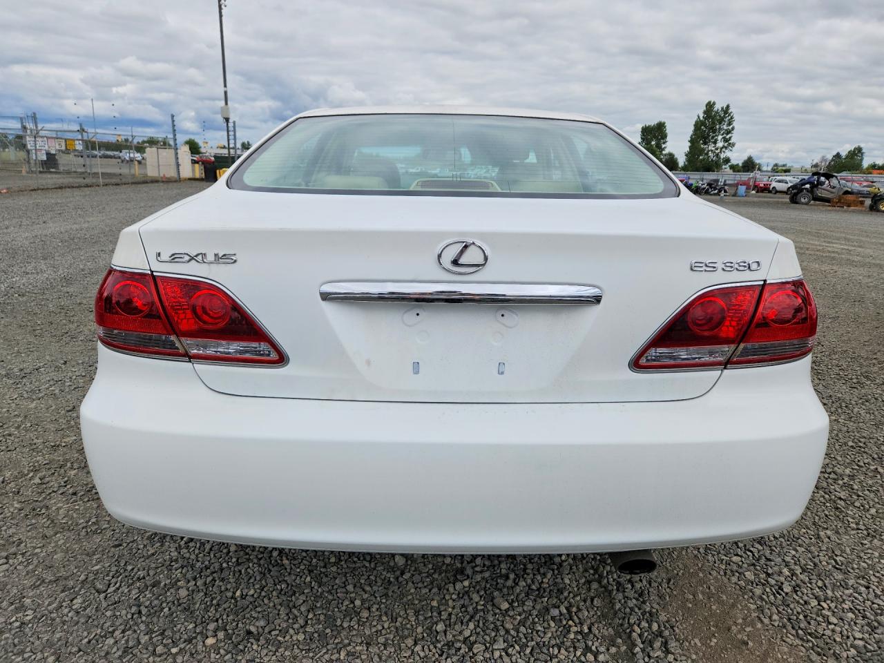 2005 Lexus Es 330 Base White vin: JTHBA30G855067622