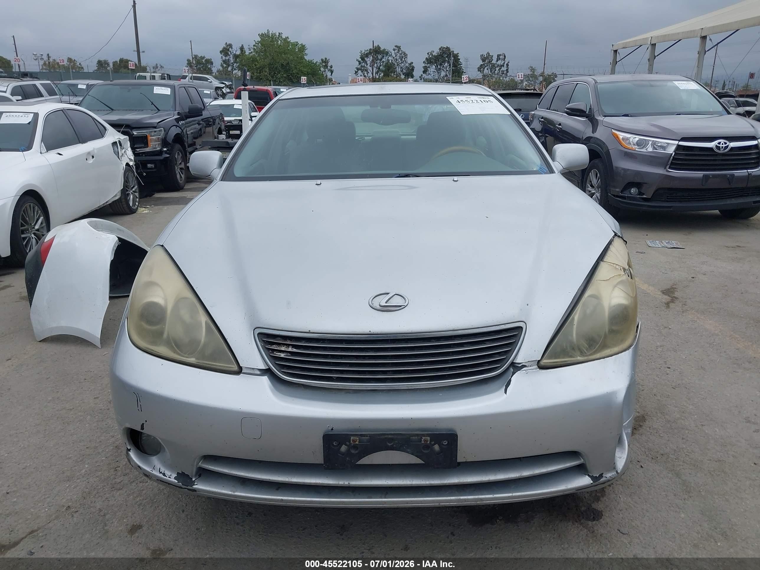 2005 Lexus Es 330   Silver vin: JTHBA30G855112073