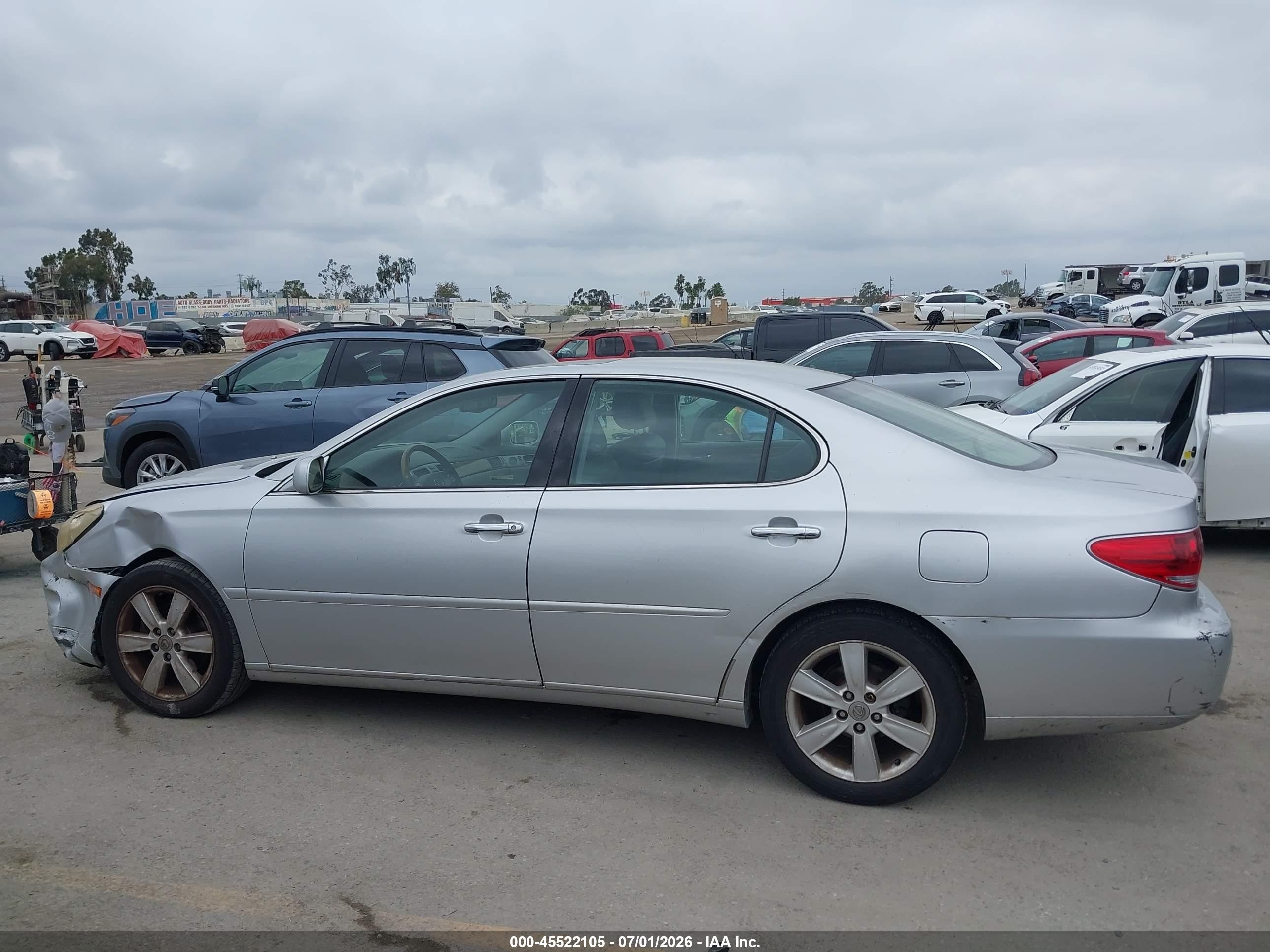 2005 Lexus Es 330   Silver vin: JTHBA30G855112073