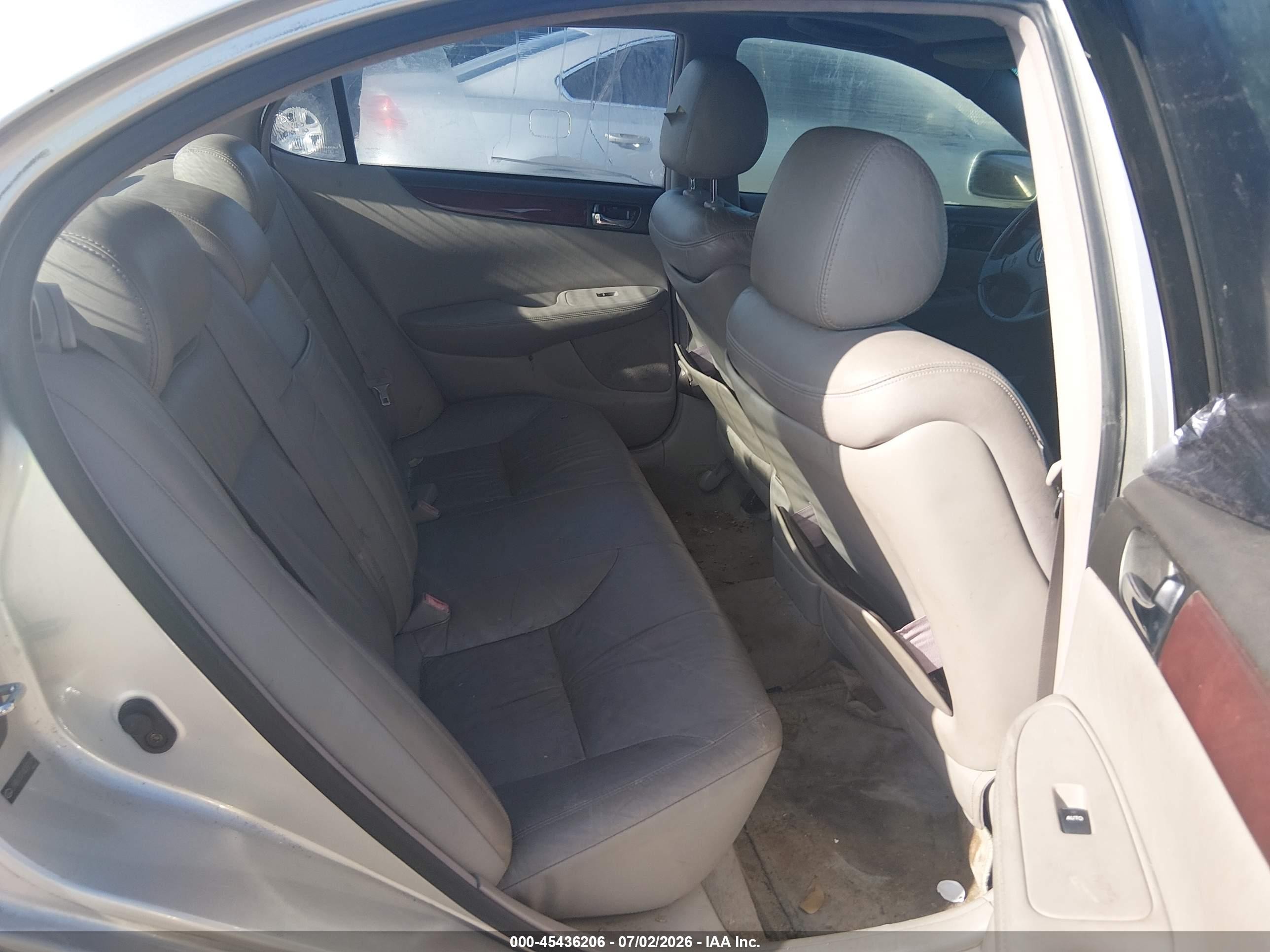 2004 Lexus Es 330   Silver vin: JTHBA30G940001415