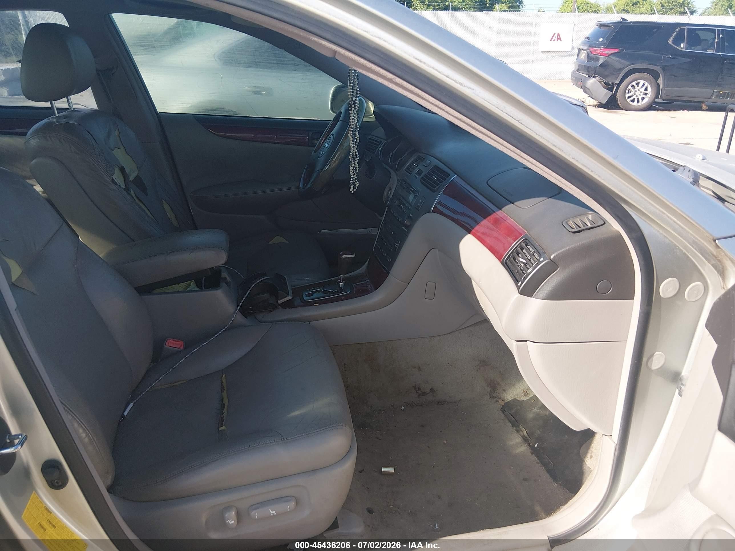 2004 Lexus Es 330   Silver vin: JTHBA30G940001415