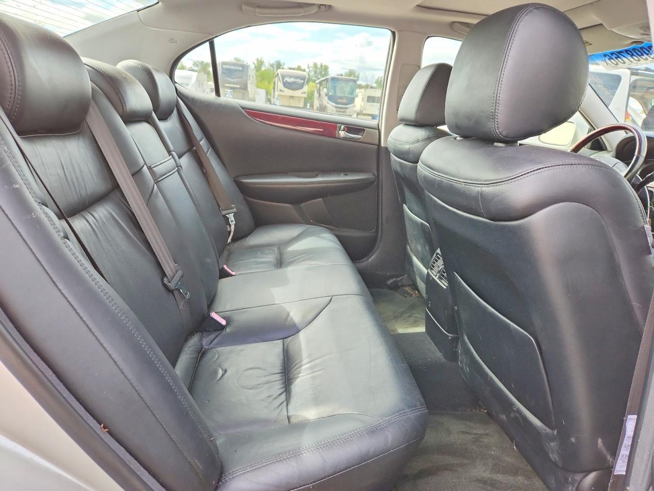 2004 Lexus Es 330 Beige vin: JTHBA30G940009661