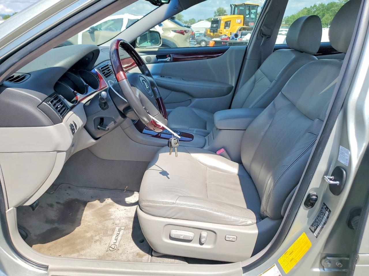 2004 Lexus Es 330 Silver vin: JTHBA30G945013454