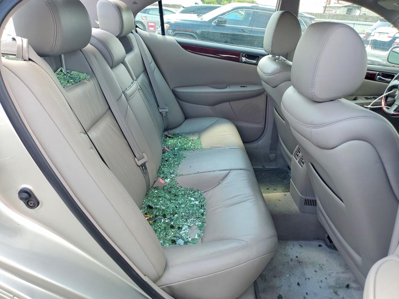 2004 Lexus Es 330 Silver vin: JTHBA30G945013454