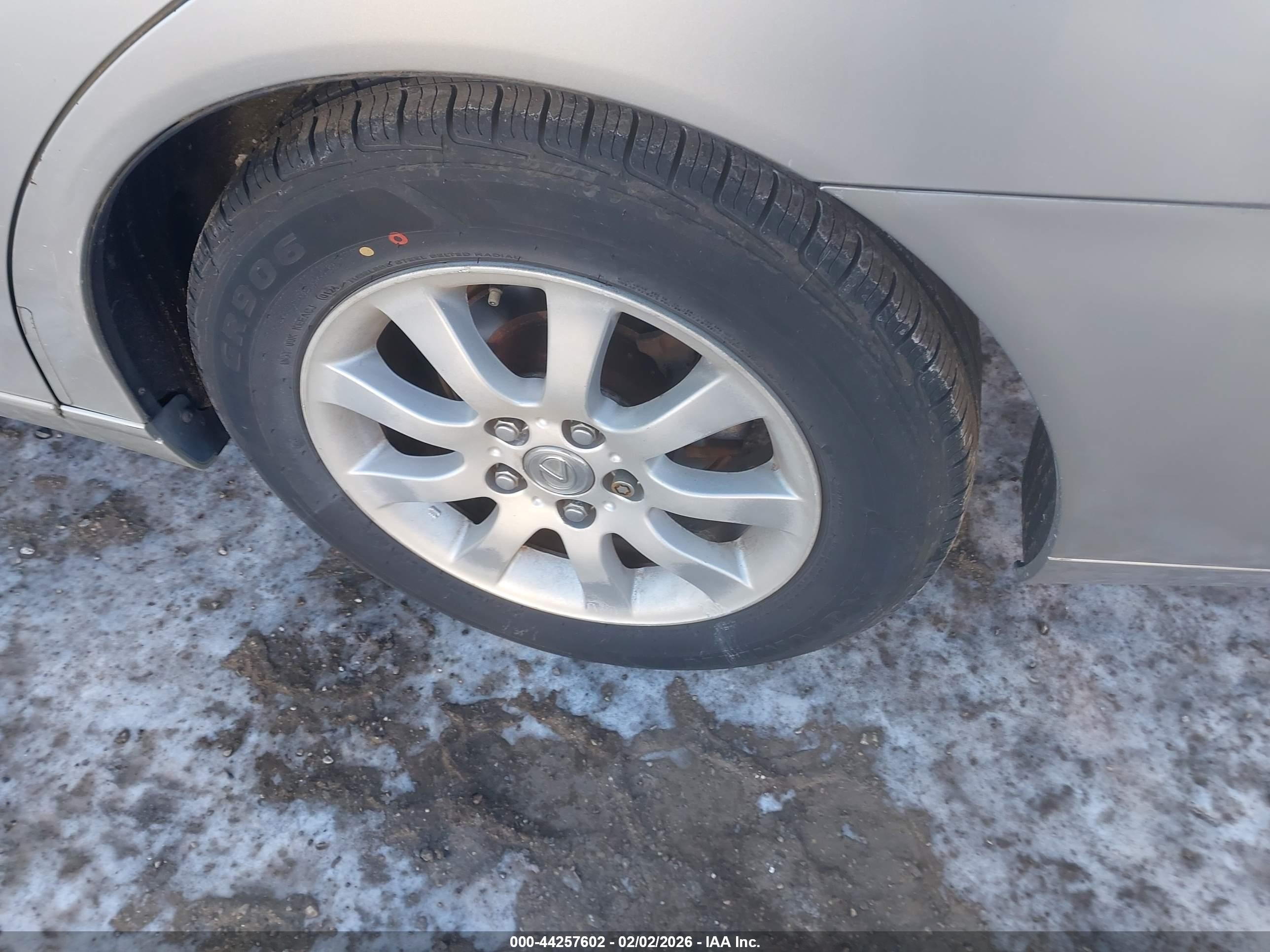 2004 Lexus Es 330   Silver vin: JTHBA30G945032828