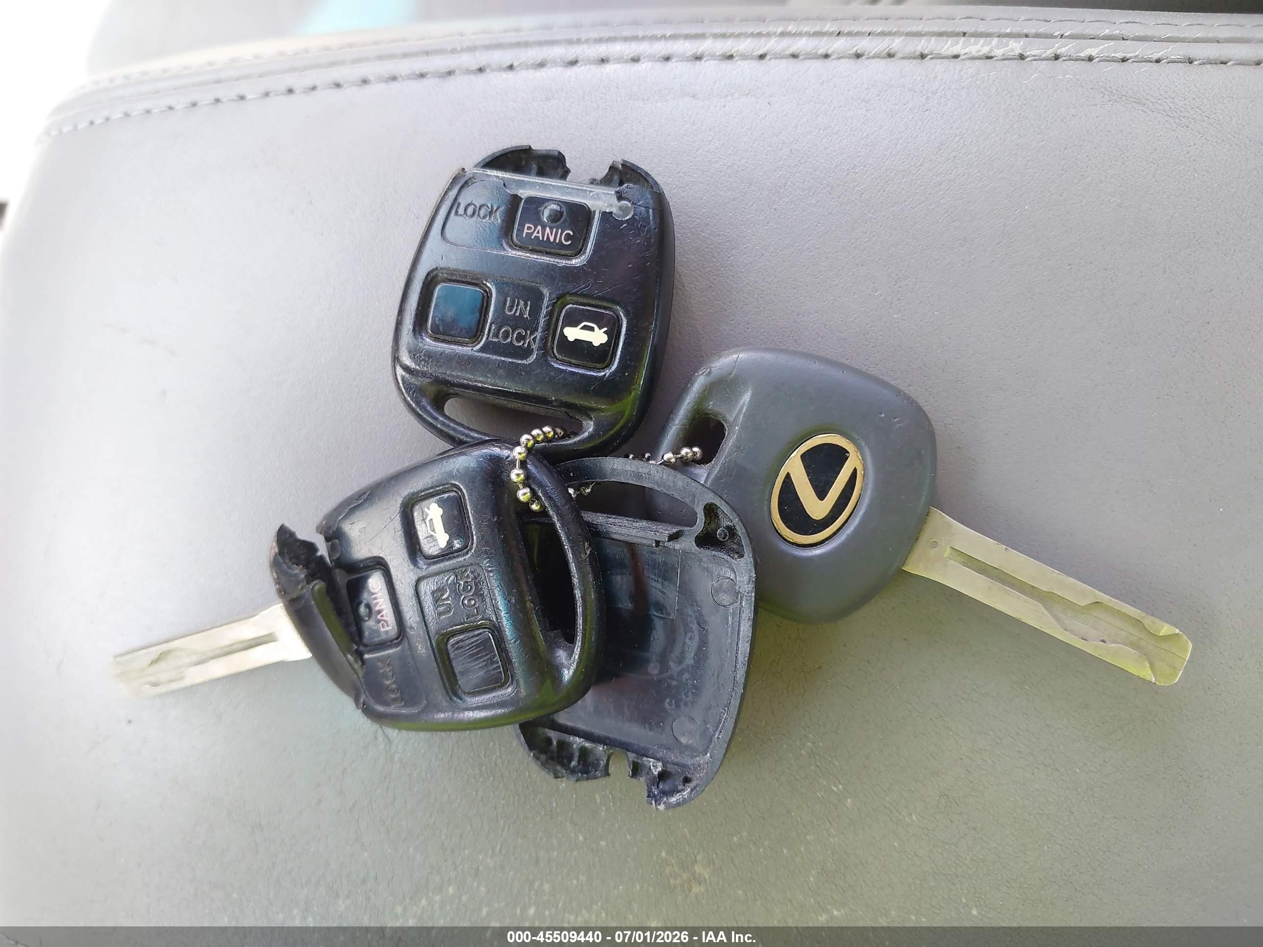 2004 Lexus Es 330   Dark Blue vin: JTHBA30G945034501