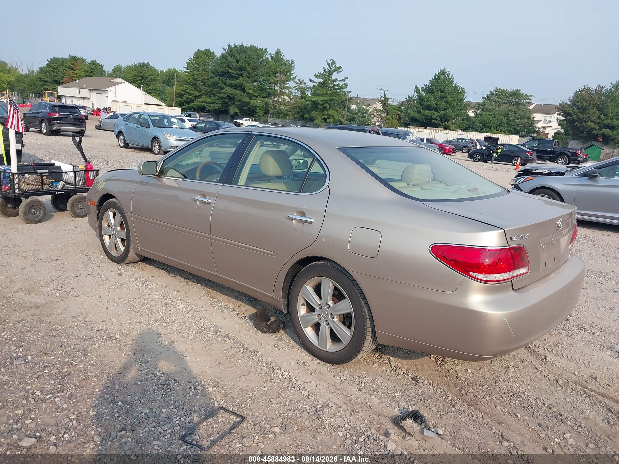 2005 Lexus Es 330 Beige vin: JTHBA30G955067905