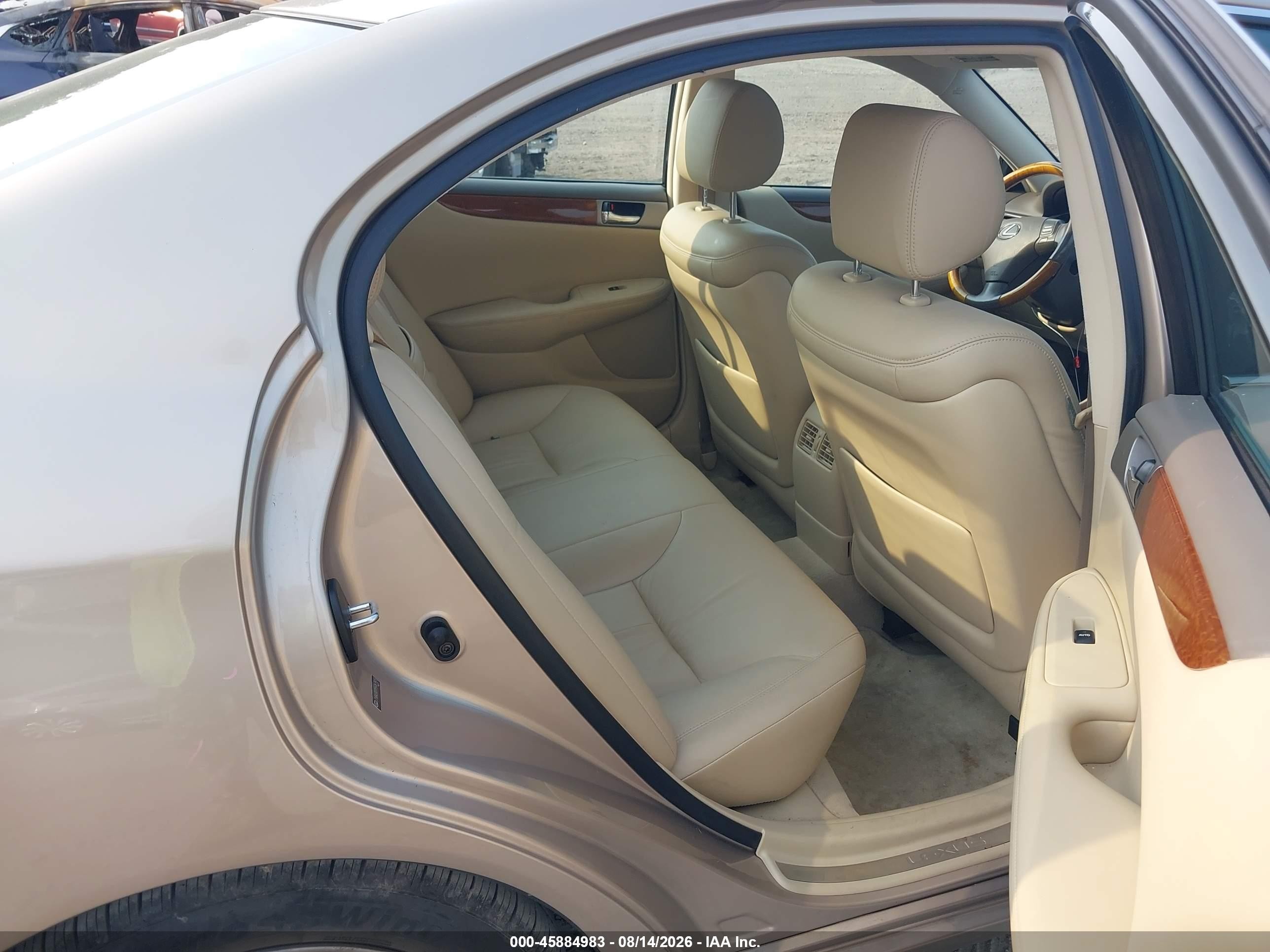 2005 Lexus Es 330 Beige vin: JTHBA30G955067905